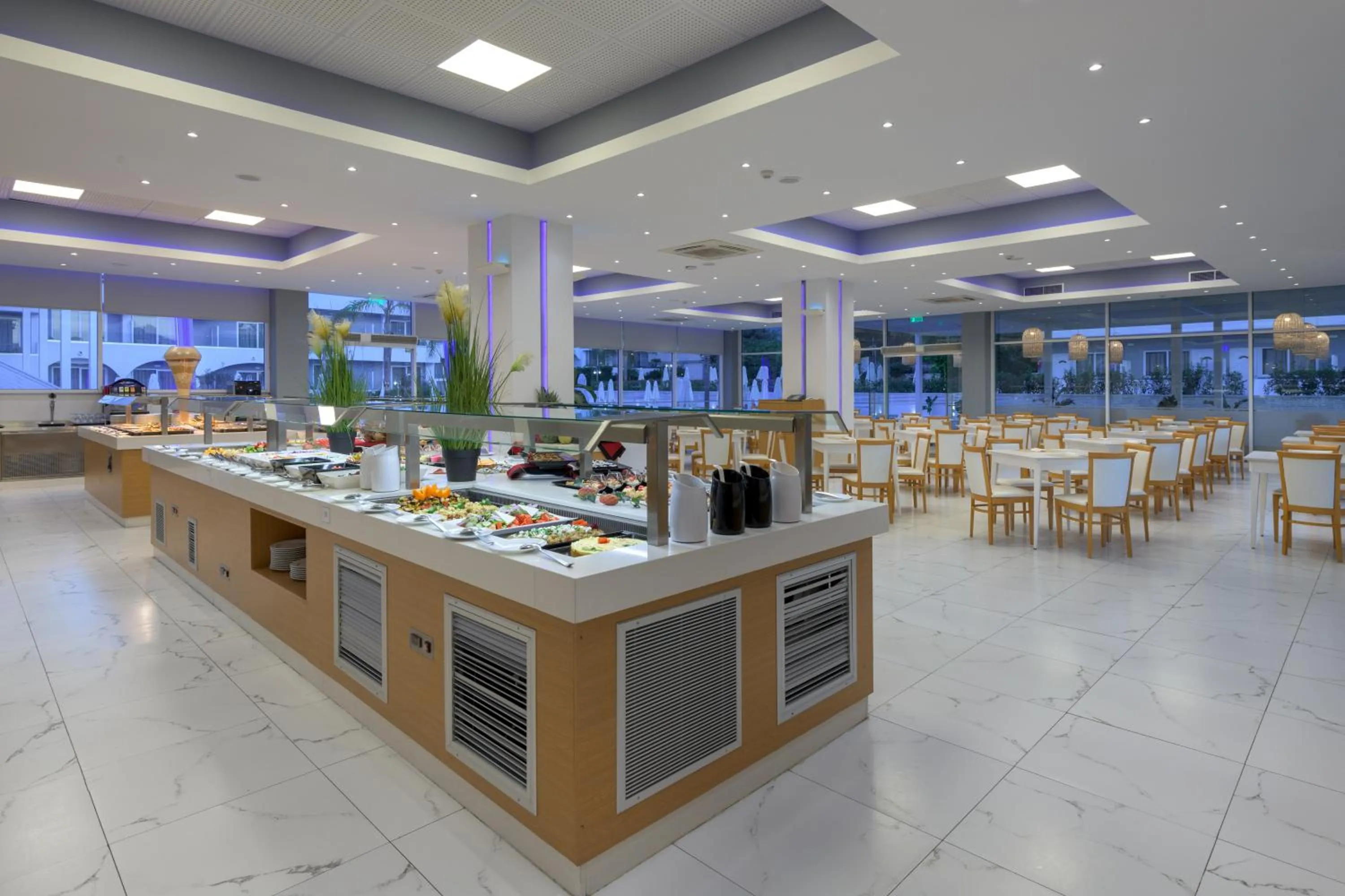 Restaurant/places to eat in Oceanis Park Hotel