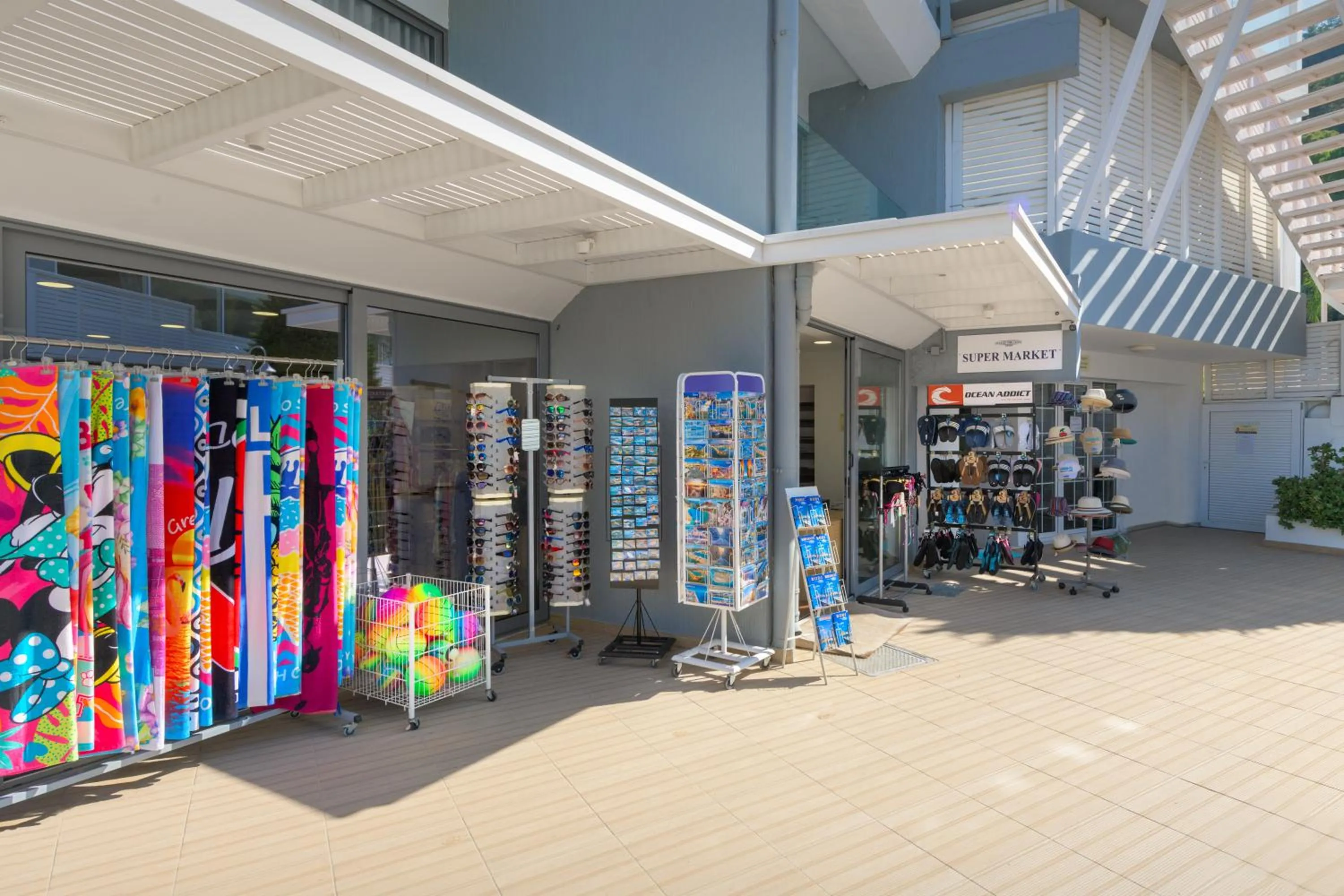 On-site shops in Oceanis Park Hotel