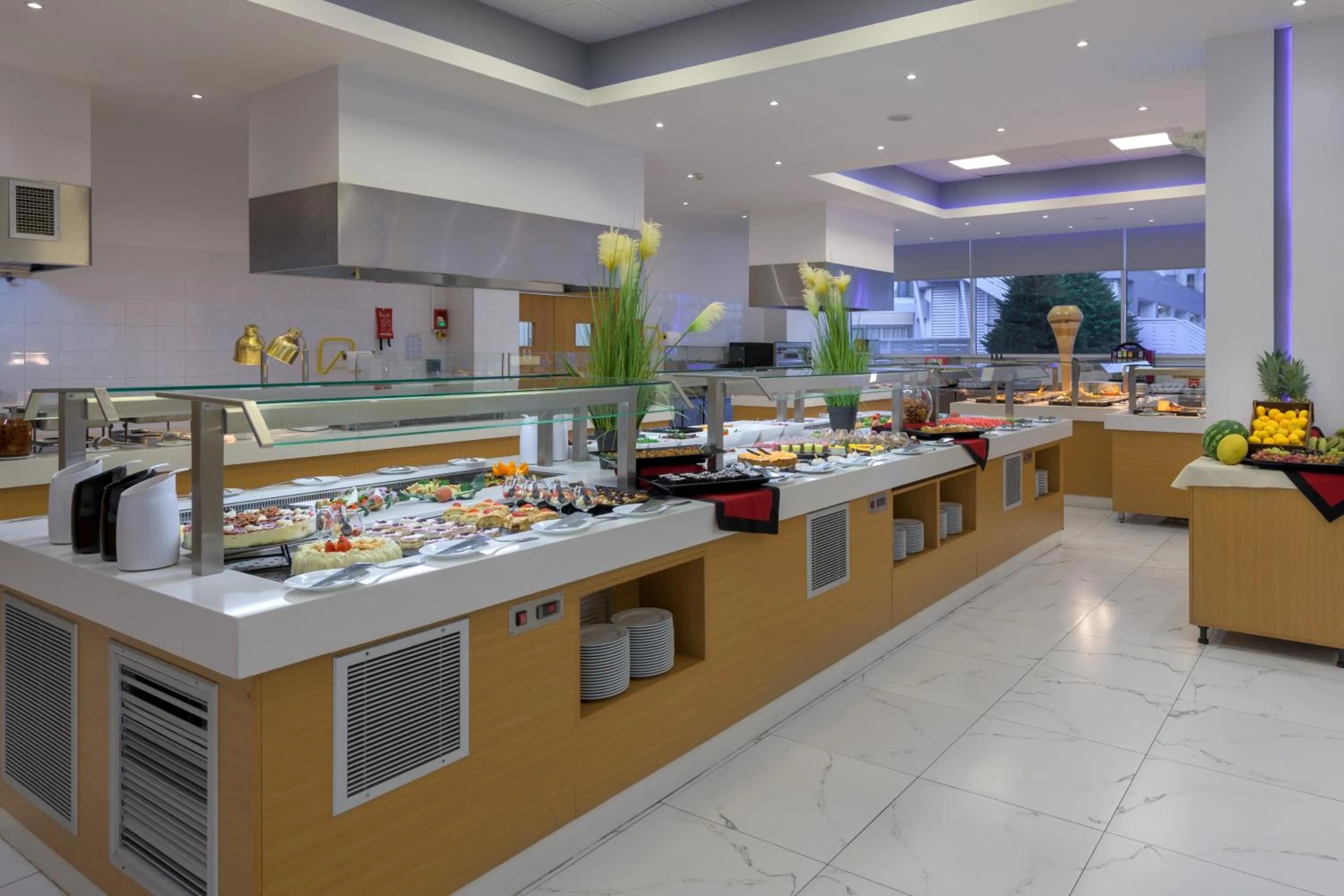 Food and drinks in Oceanis Park Hotel