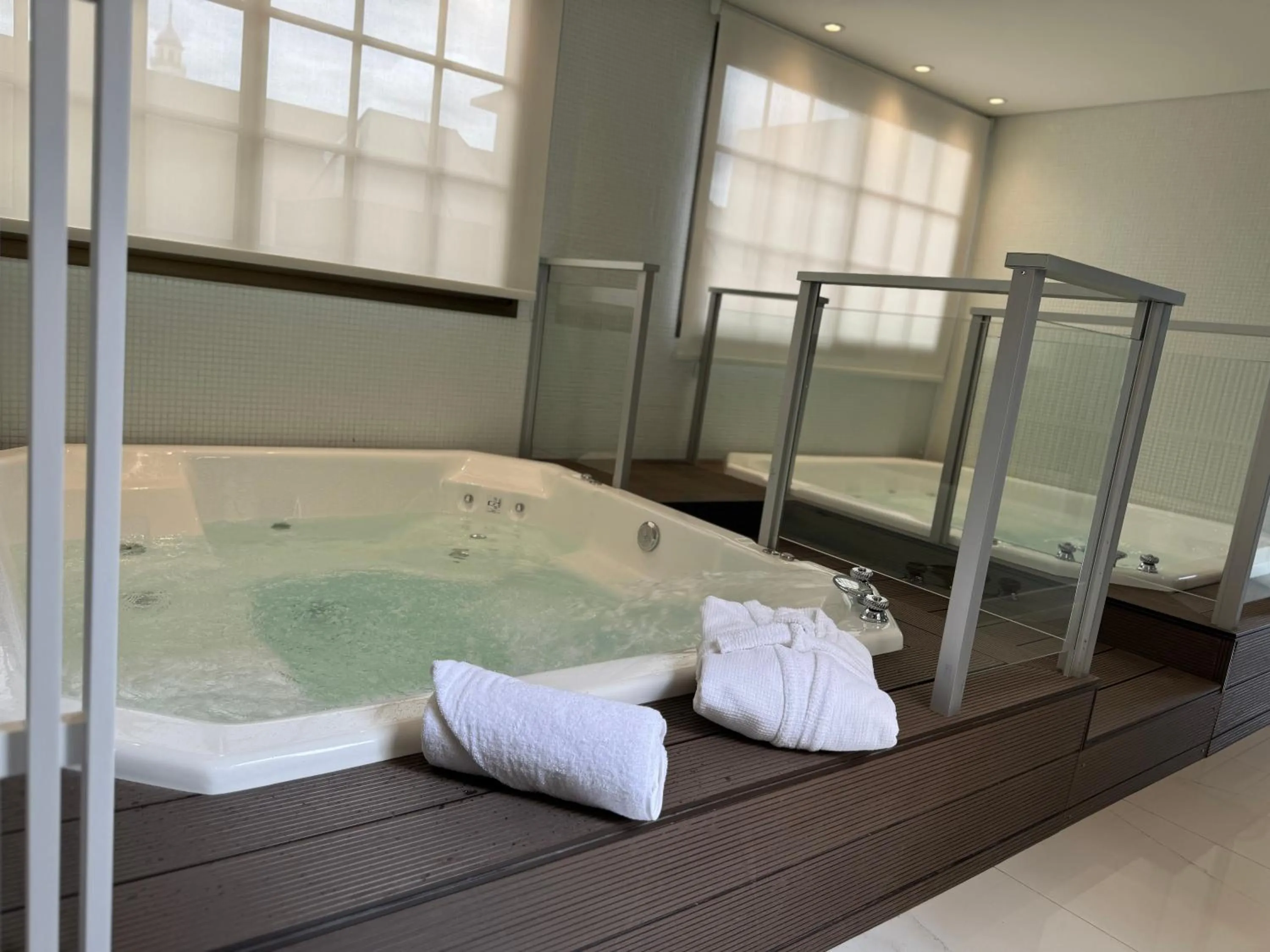 Hot Tub in Guemes Hotel & Spa