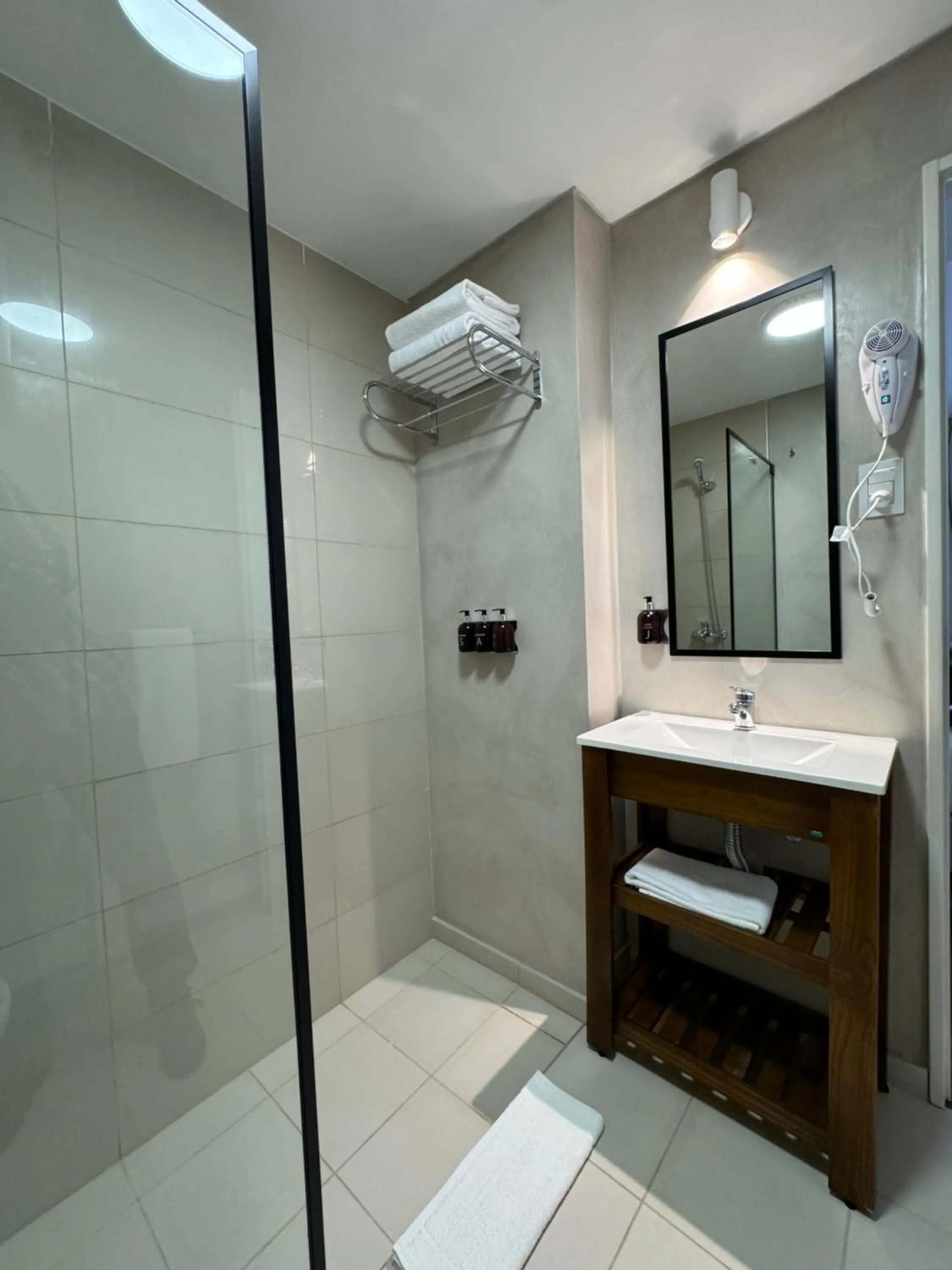 Shower in Guemes Hotel & Spa
