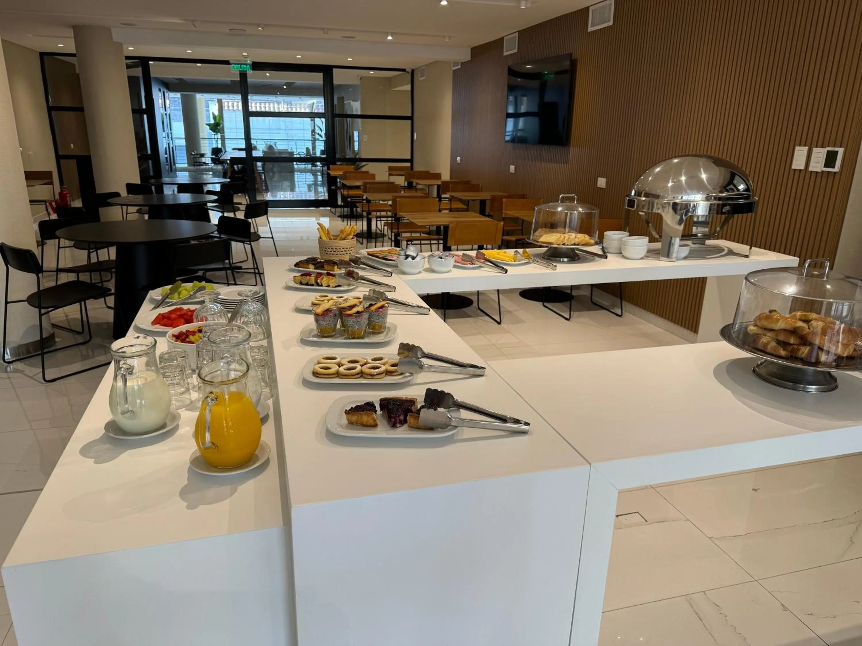 Buffet breakfast in Guemes Hotel & Spa