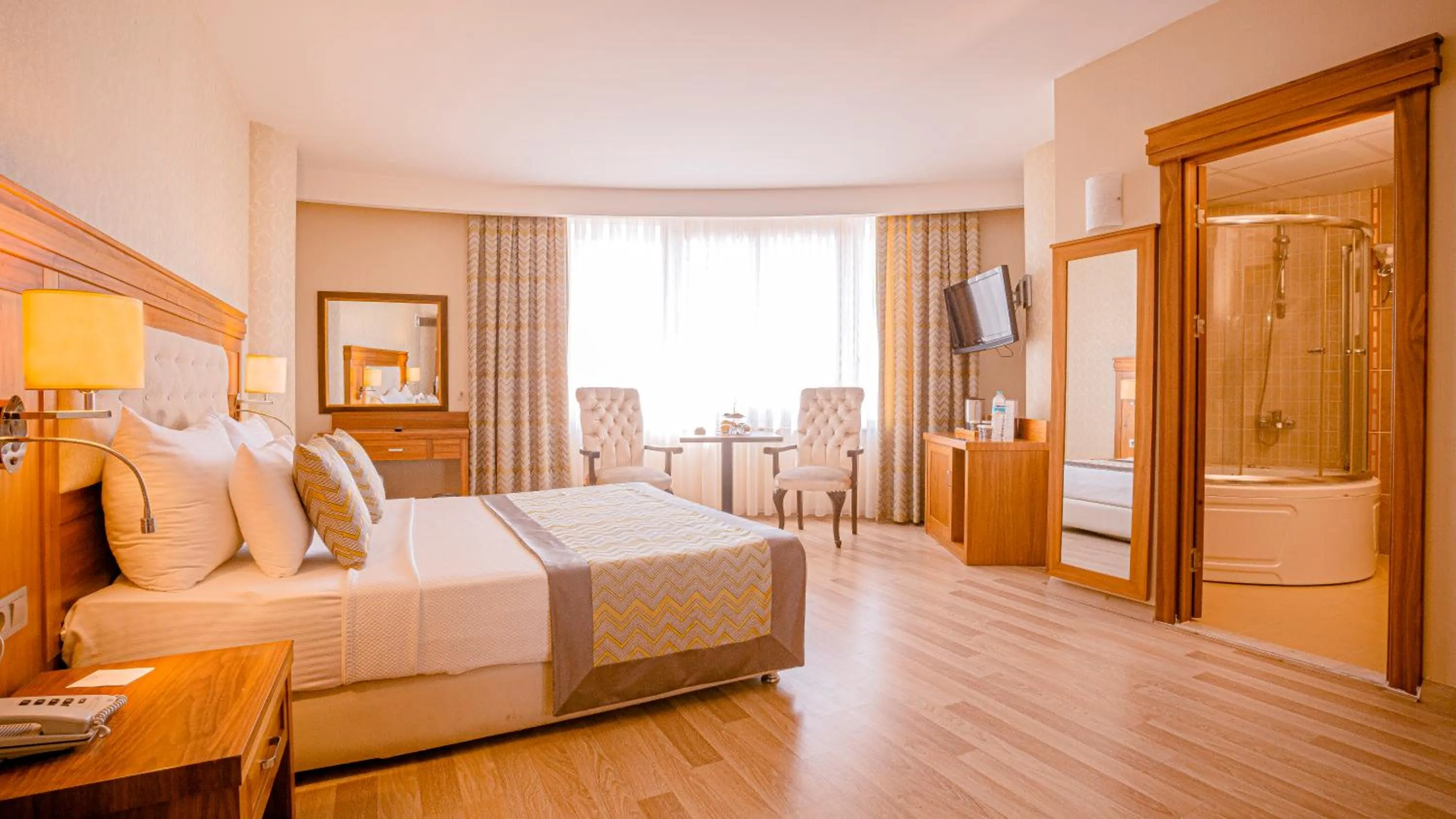 Photo of the whole room, Bed in Yücesoy Liva Hotel Spa & Convention Center Mersin