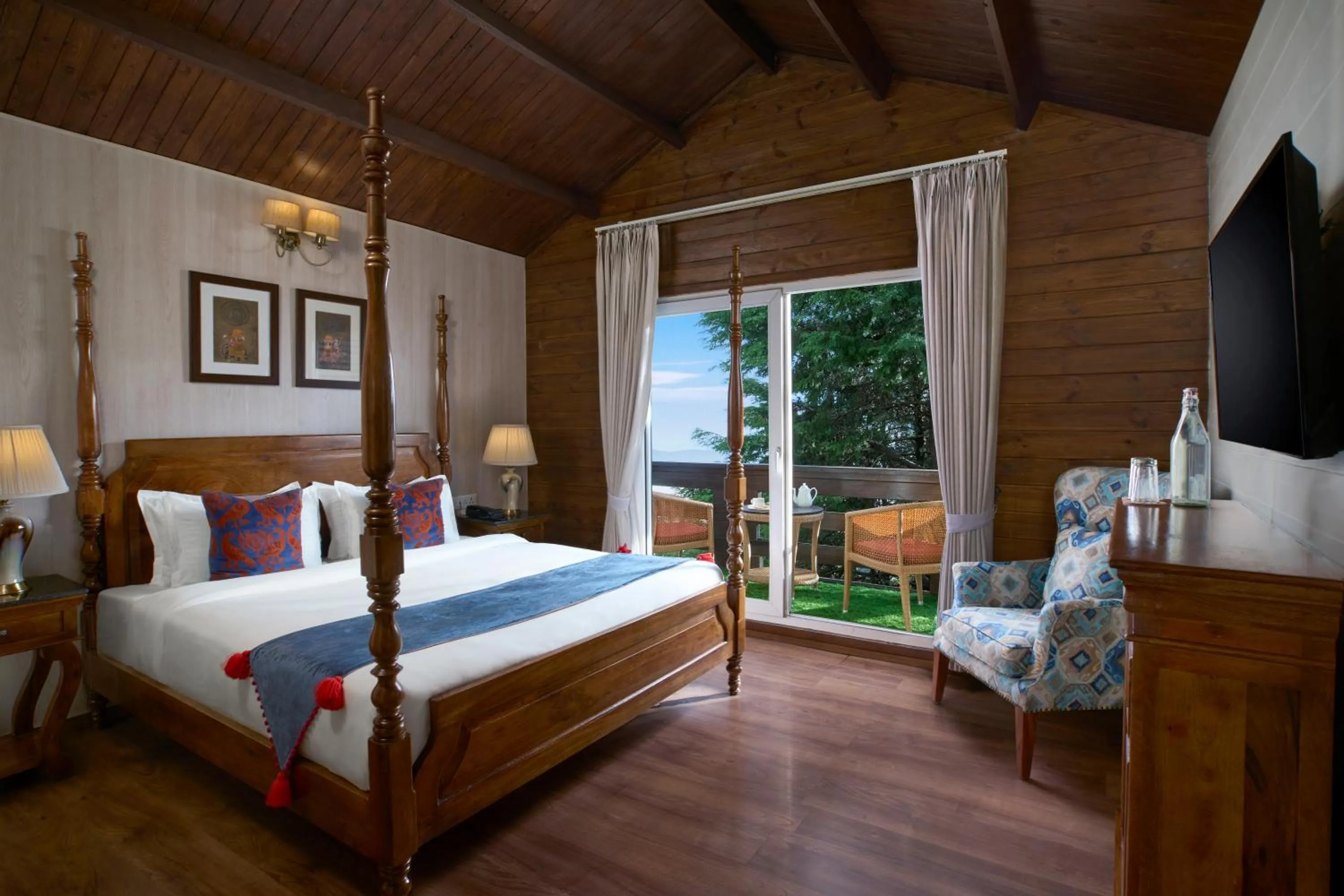 Bedroom, Bed in Larisa Resort, Mussoorie