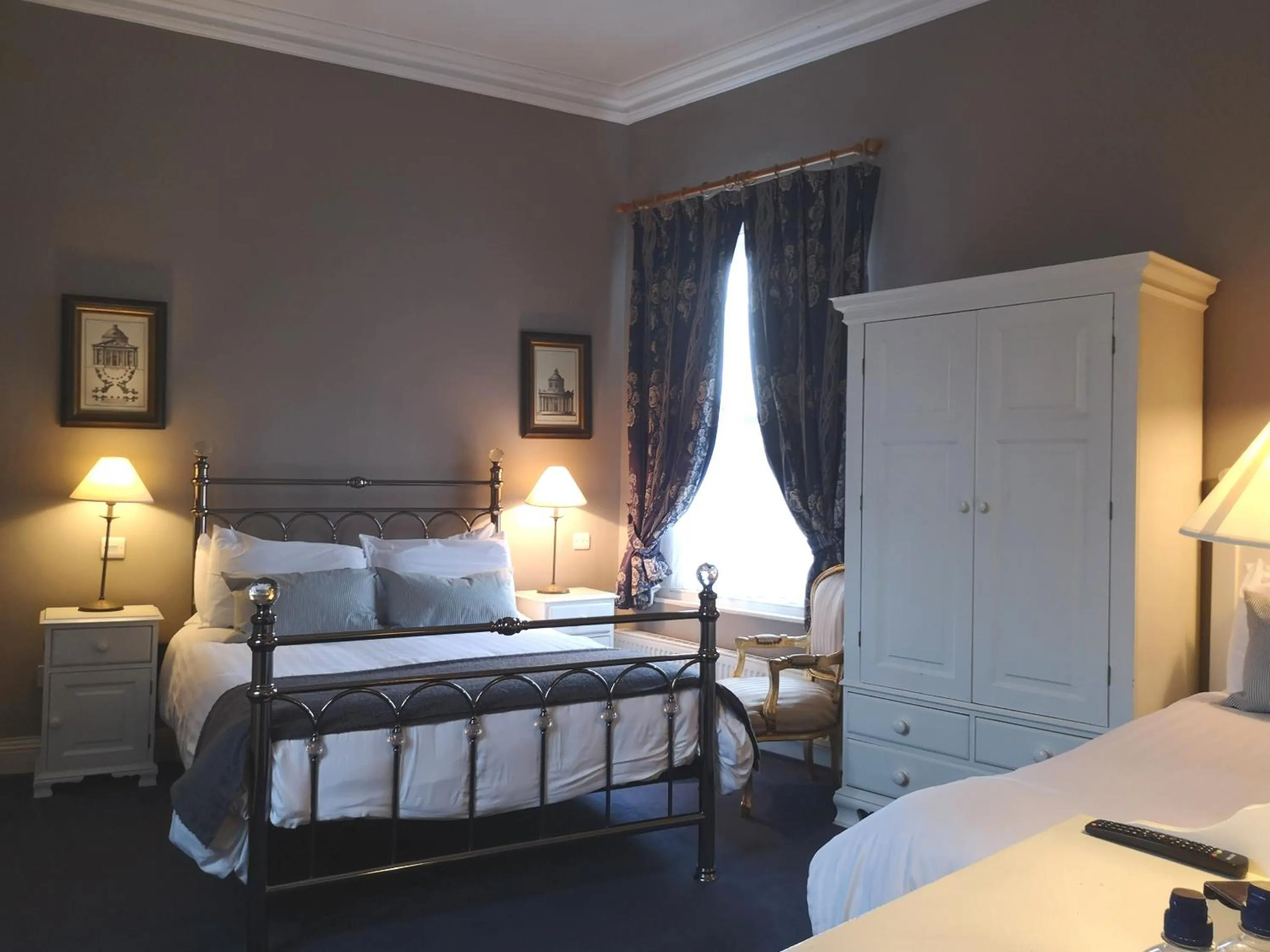 Photo of the whole room, Bed in O'Neills Victorian Pub & Townhouse