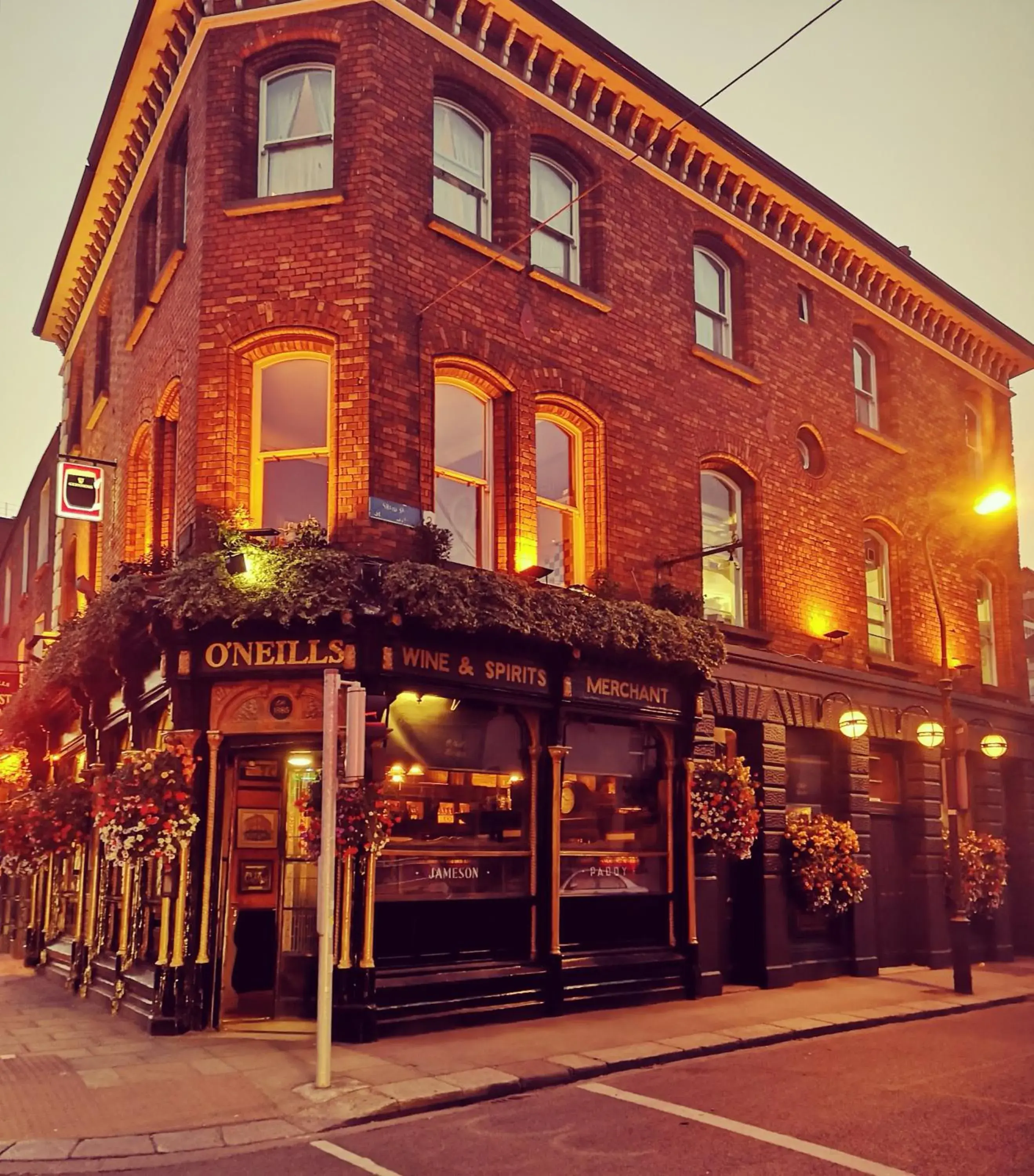 O'Neills Victorian Pub & Townhouse O'Neills Victorian Pub & Townhouse