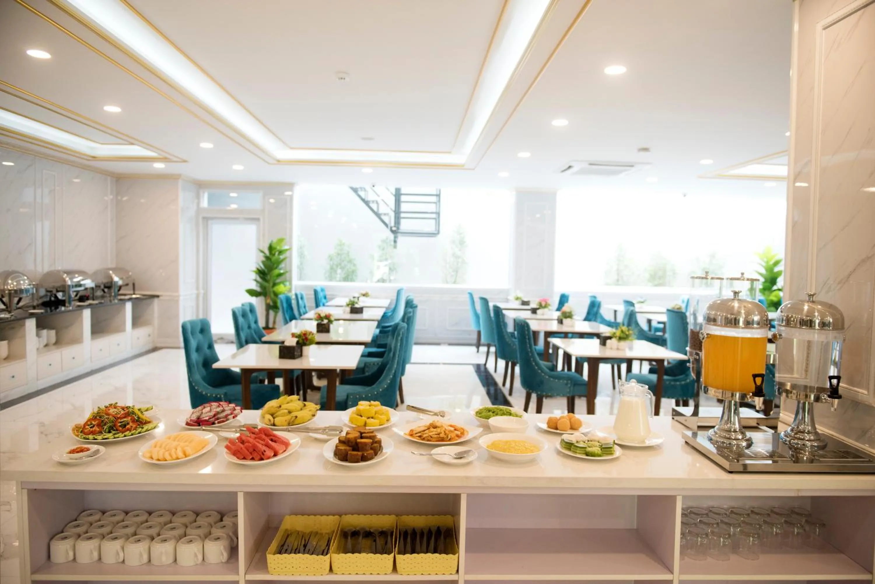 Restaurant/places to eat in Urbanite Hotel