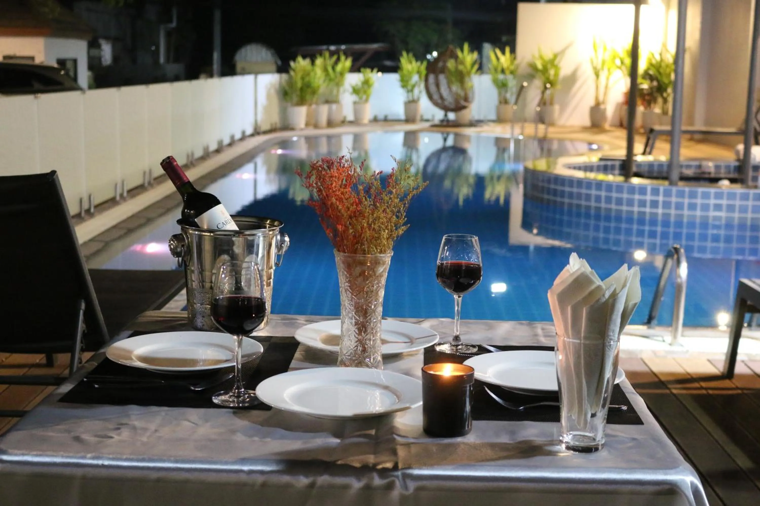 Pool view in Urbanite Hotel