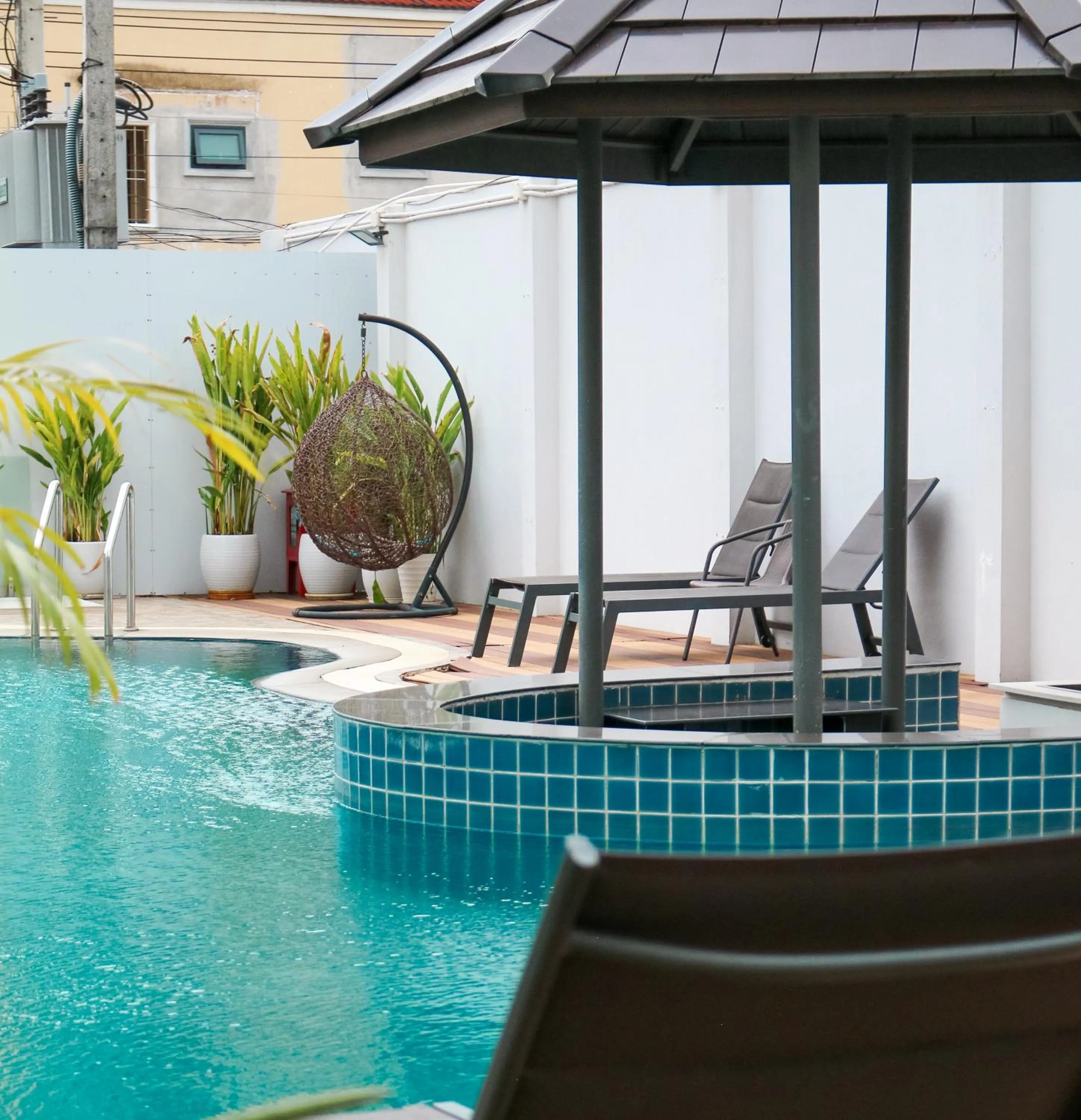 Pool view in Urbanite Hotel