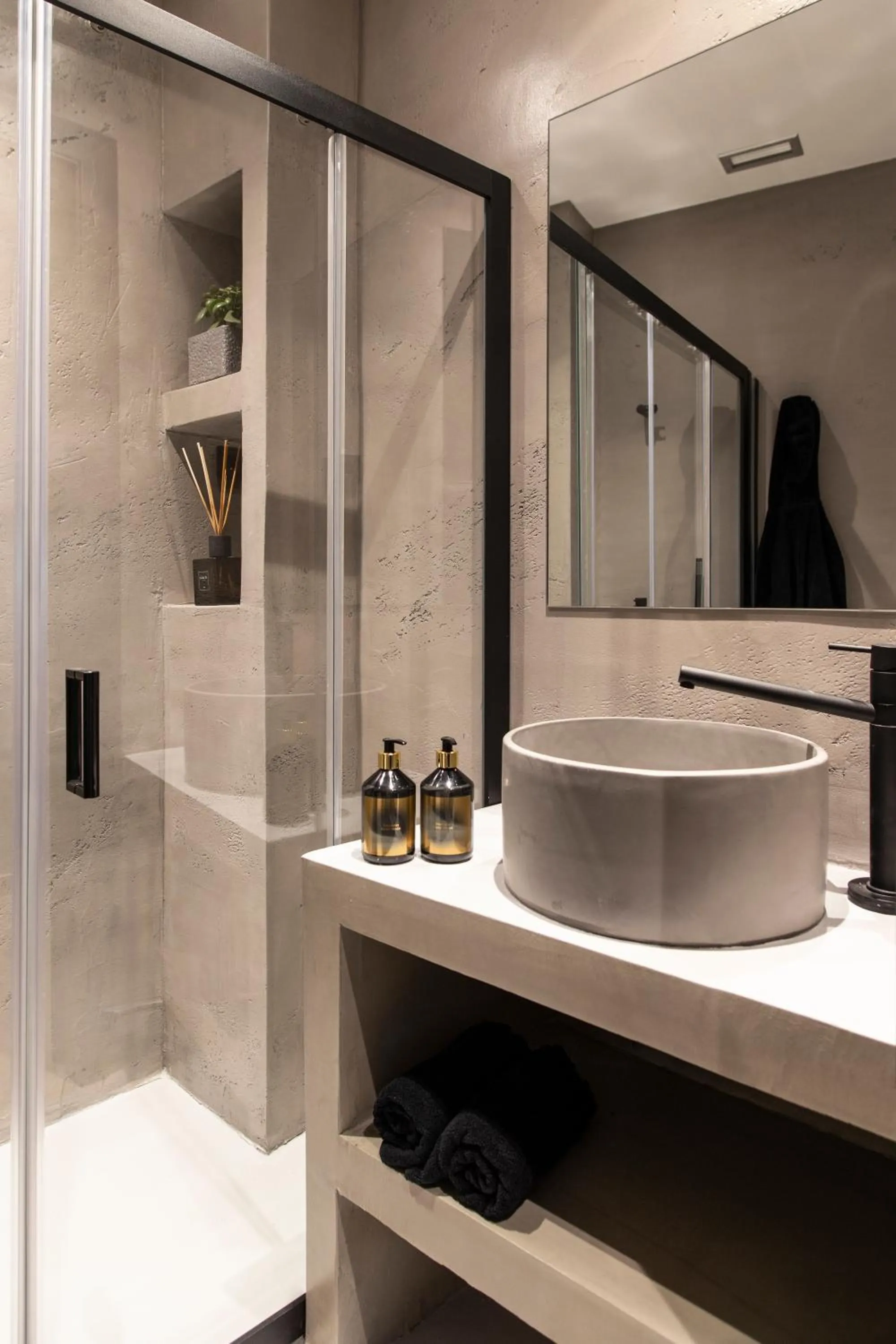 Shower in 14 Reasons Why Hotel Athens