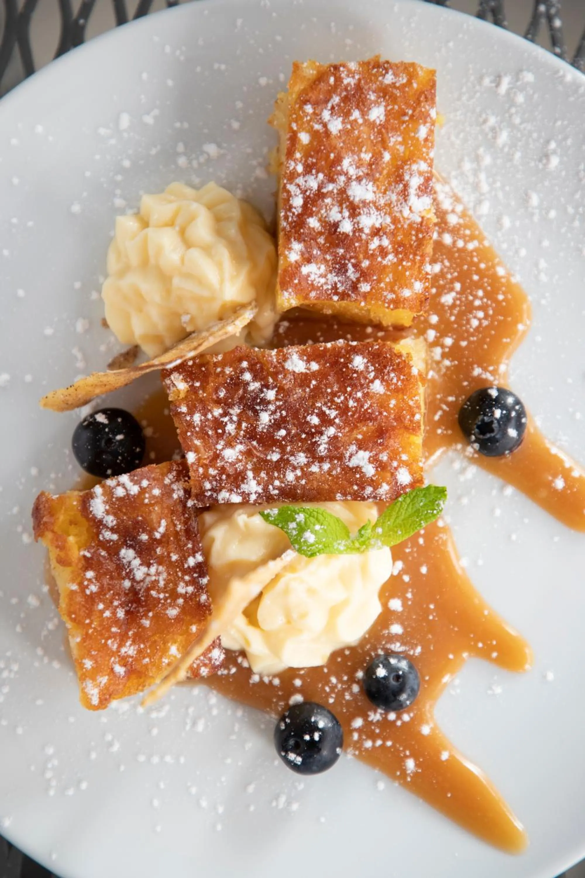 Meals in 14 Reasons Why Hotel Athens