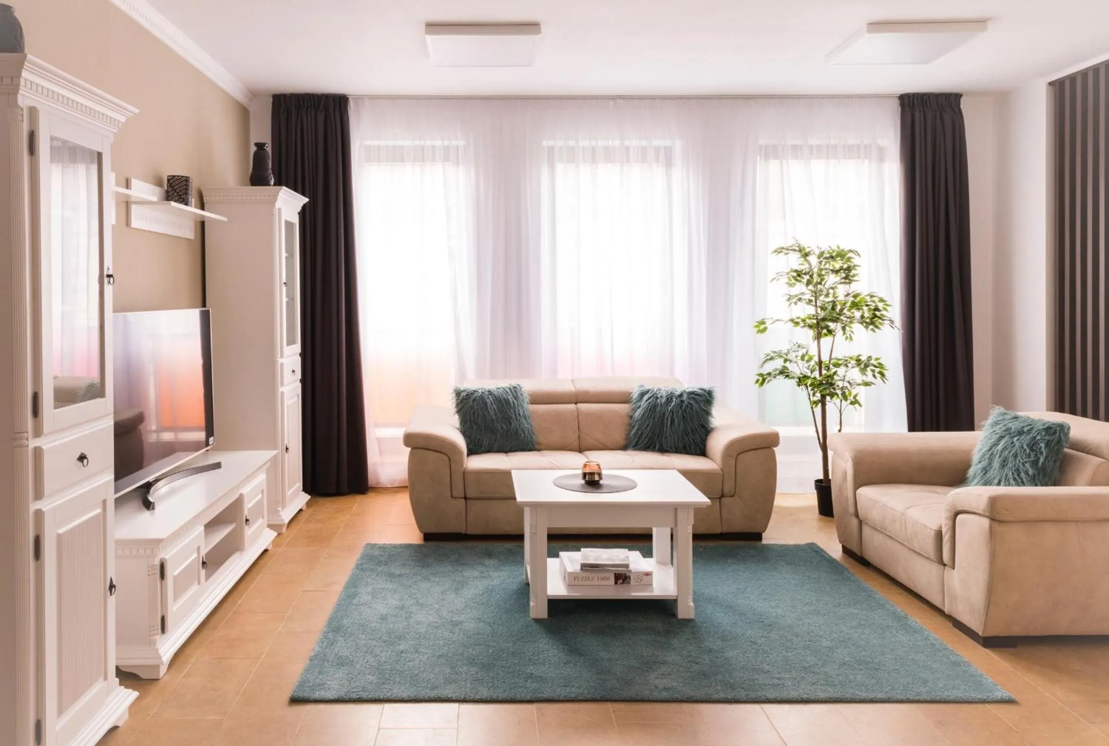 Lira Holiday Apartments