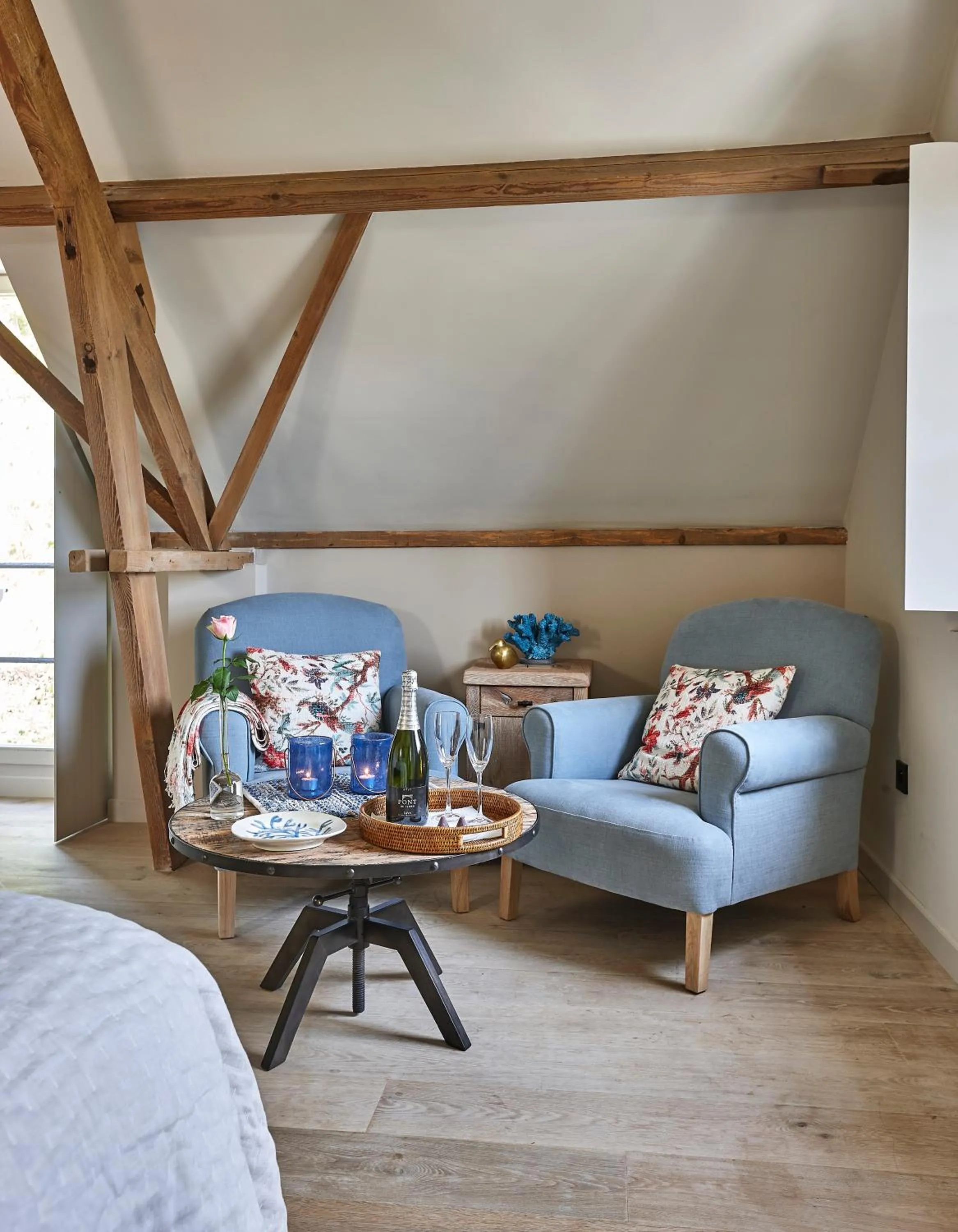 Seating area in De Zonnebrug Dijkhoeve