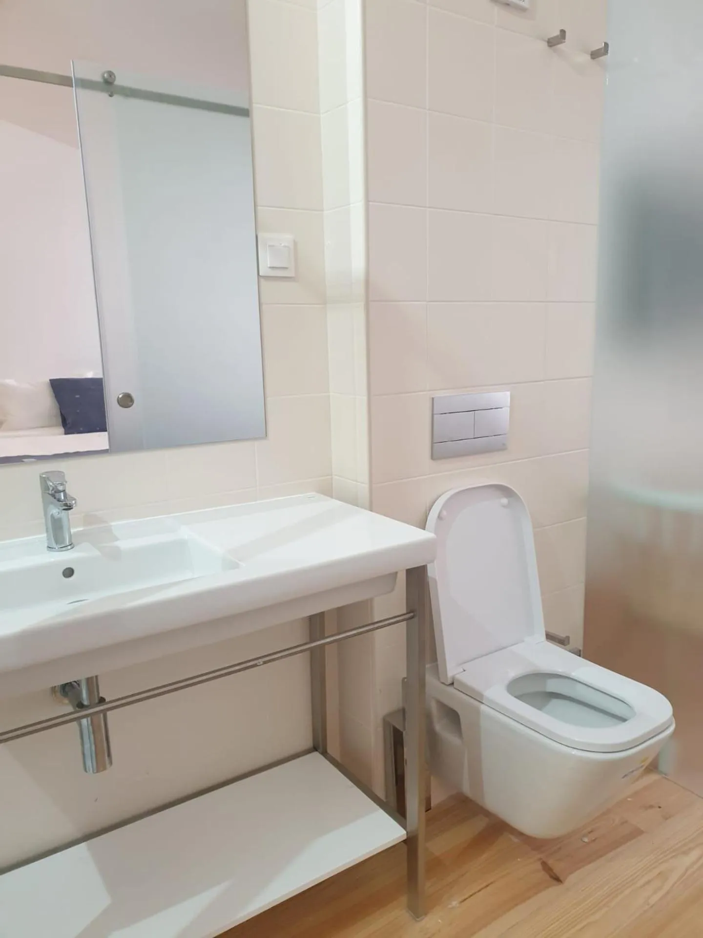 Bathroom in Casa da Baixa by PURUS