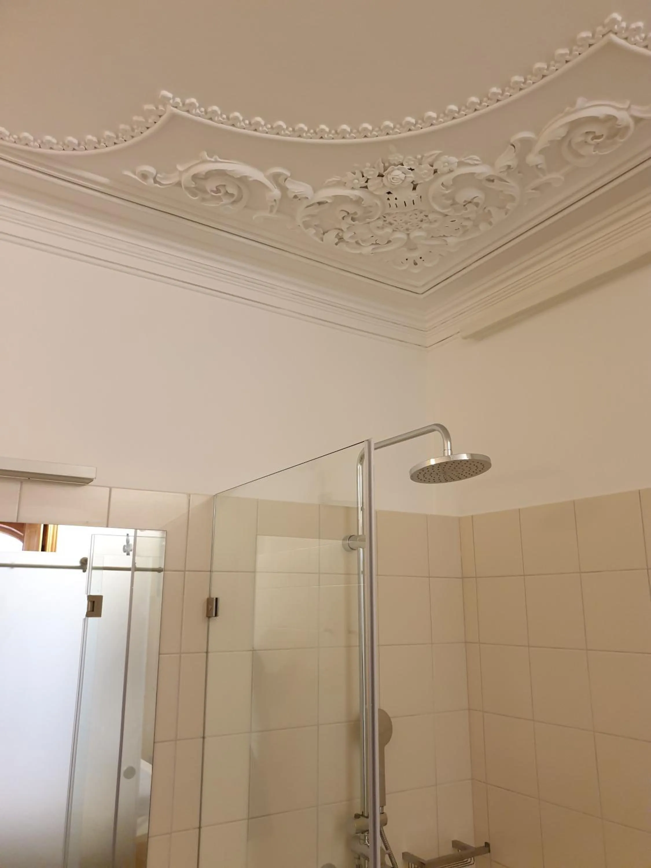 Shower in Casa da Baixa by PURUS