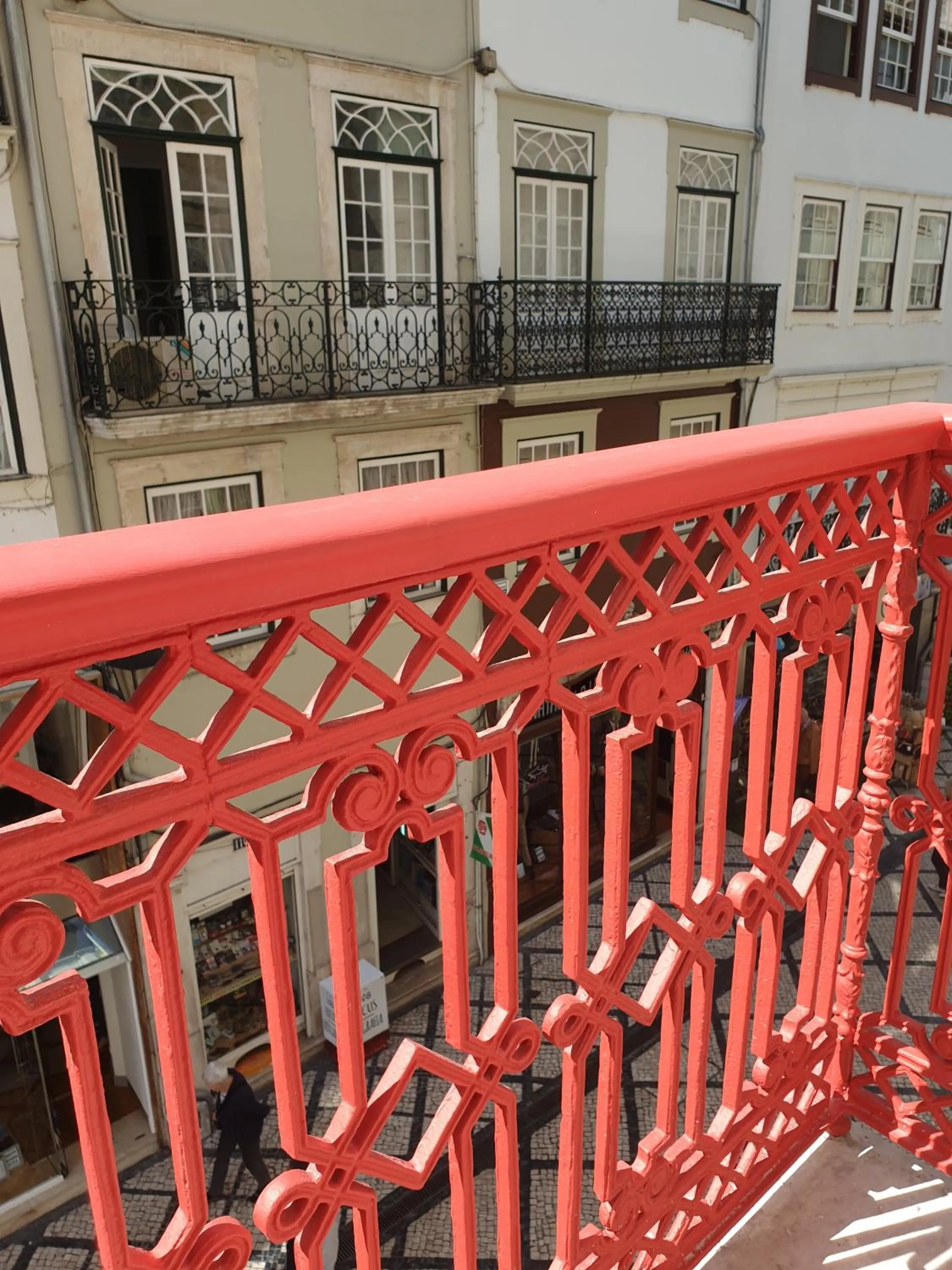 Property building in Casa da Baixa by PURUS