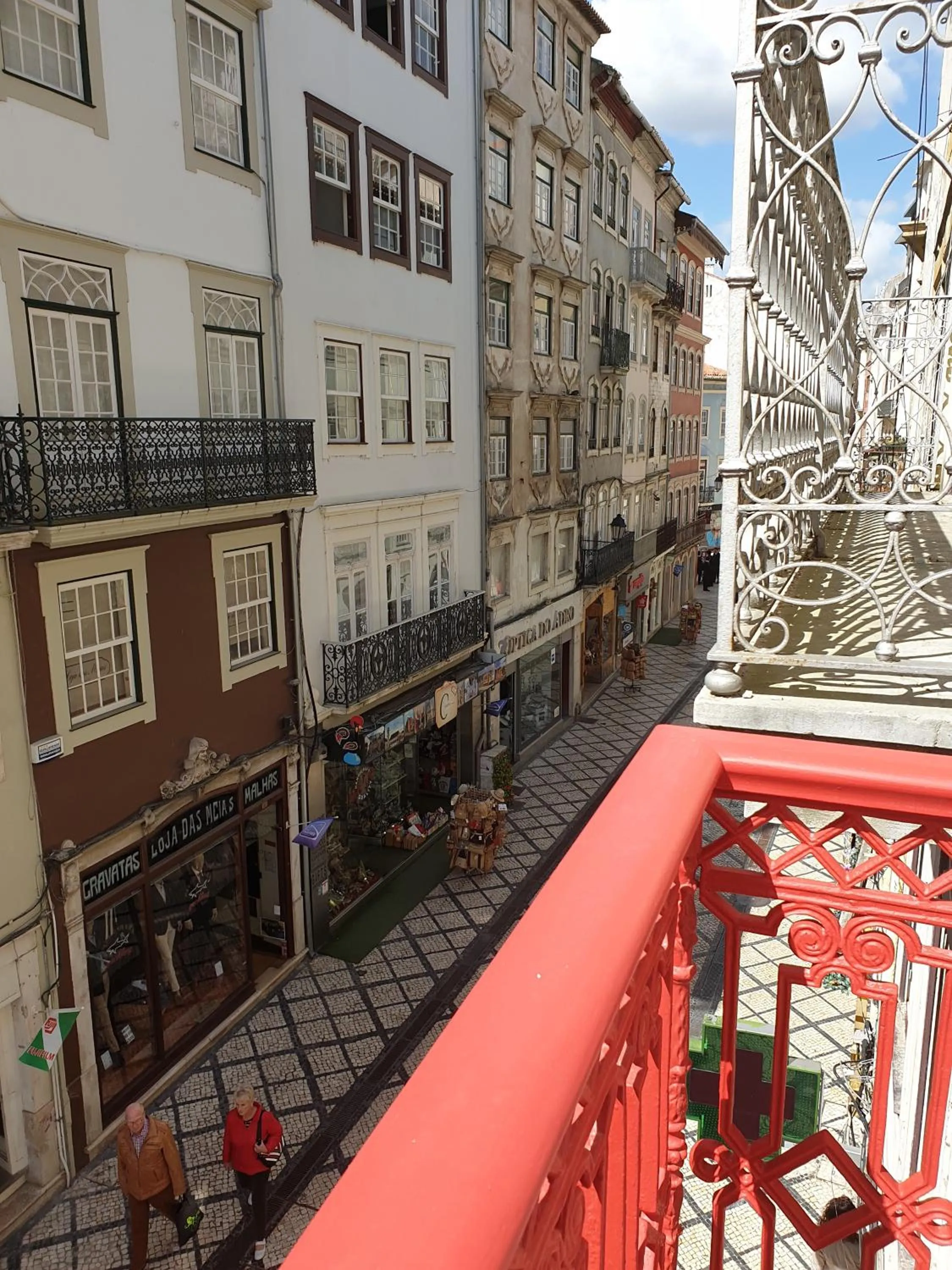 Property building in Casa da Baixa by PURUS