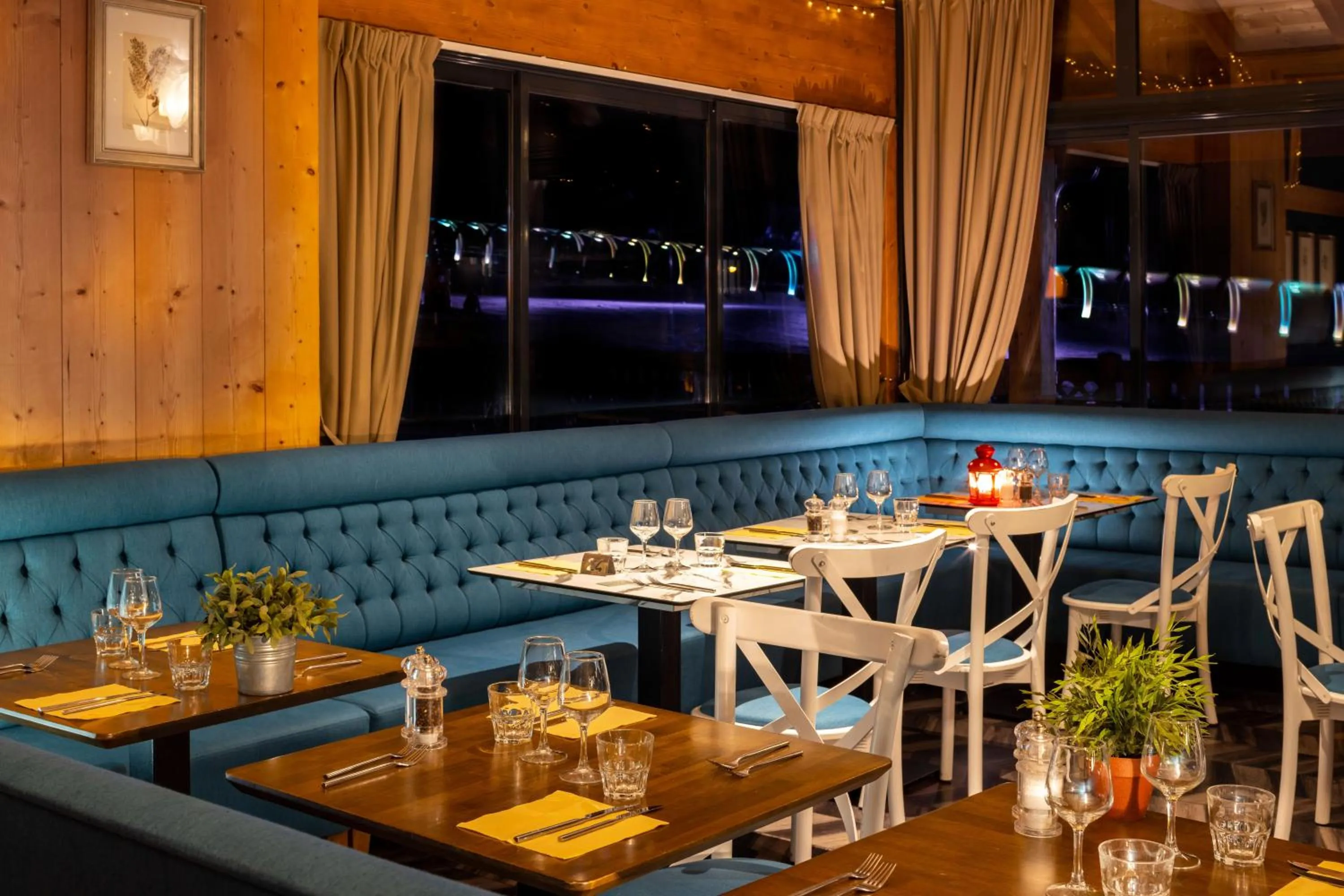 Restaurant/places to eat in Hôtel Aalborg