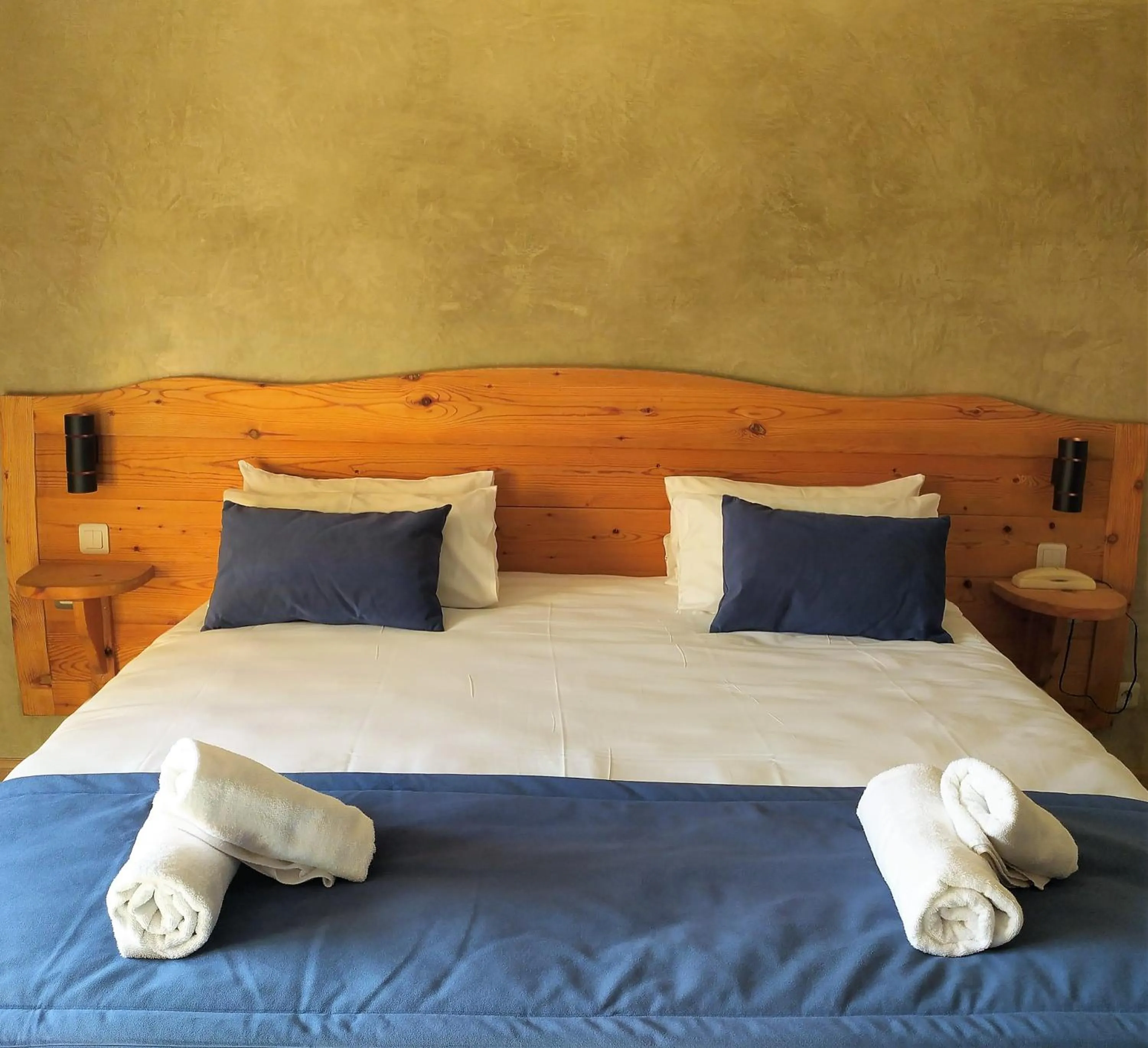 Photo of the whole room, Bed in Hôtel Aalborg