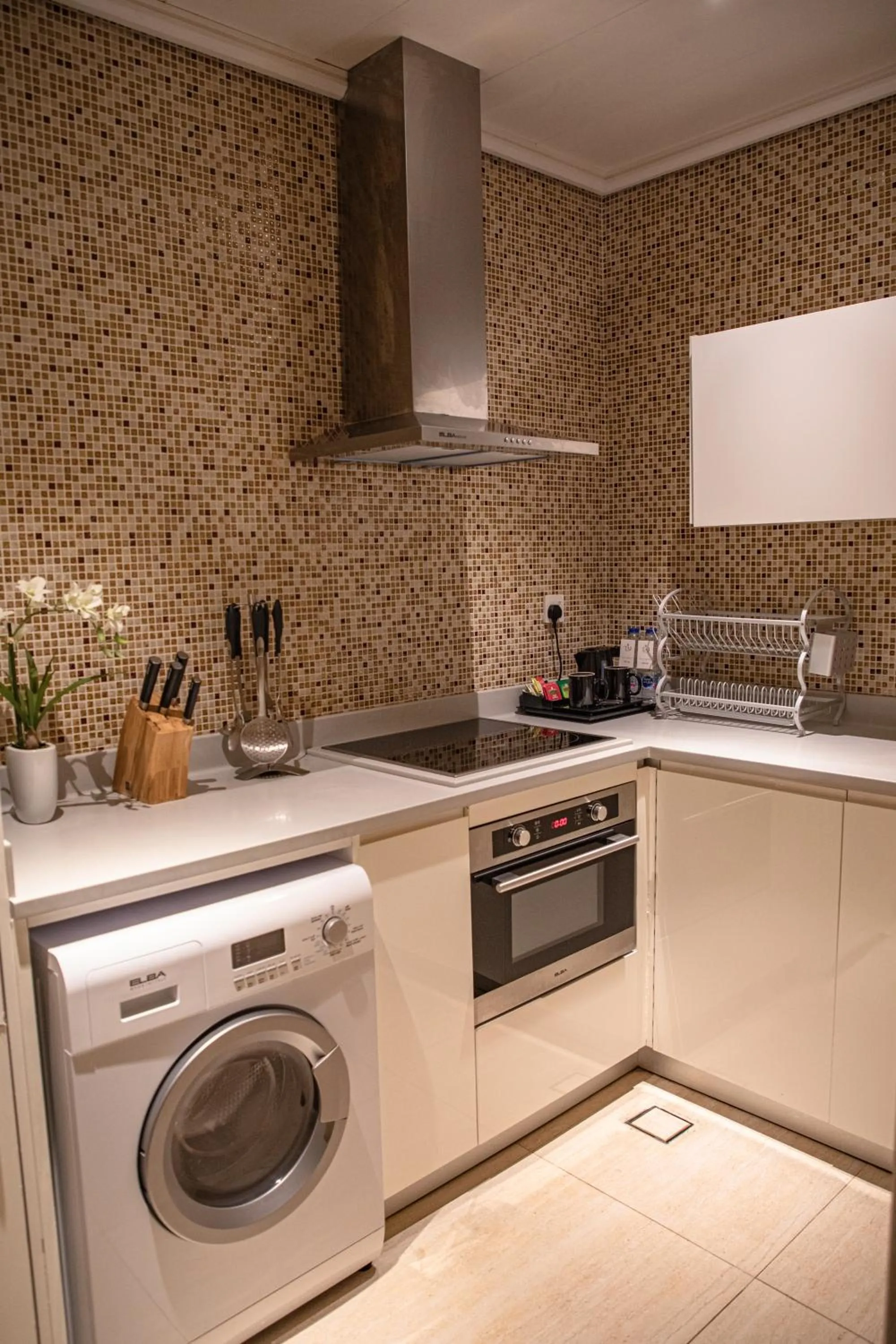 Kitchen or kitchenette in Taj Jeddah Hotel Apartment