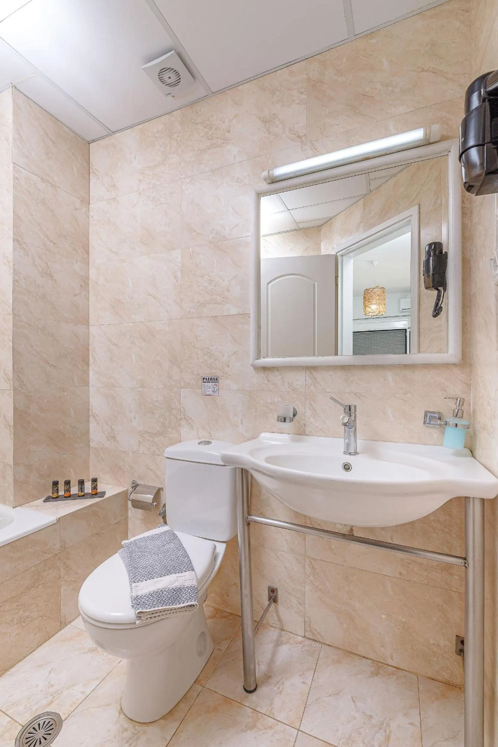 Bathroom in Sun Beach Apartments