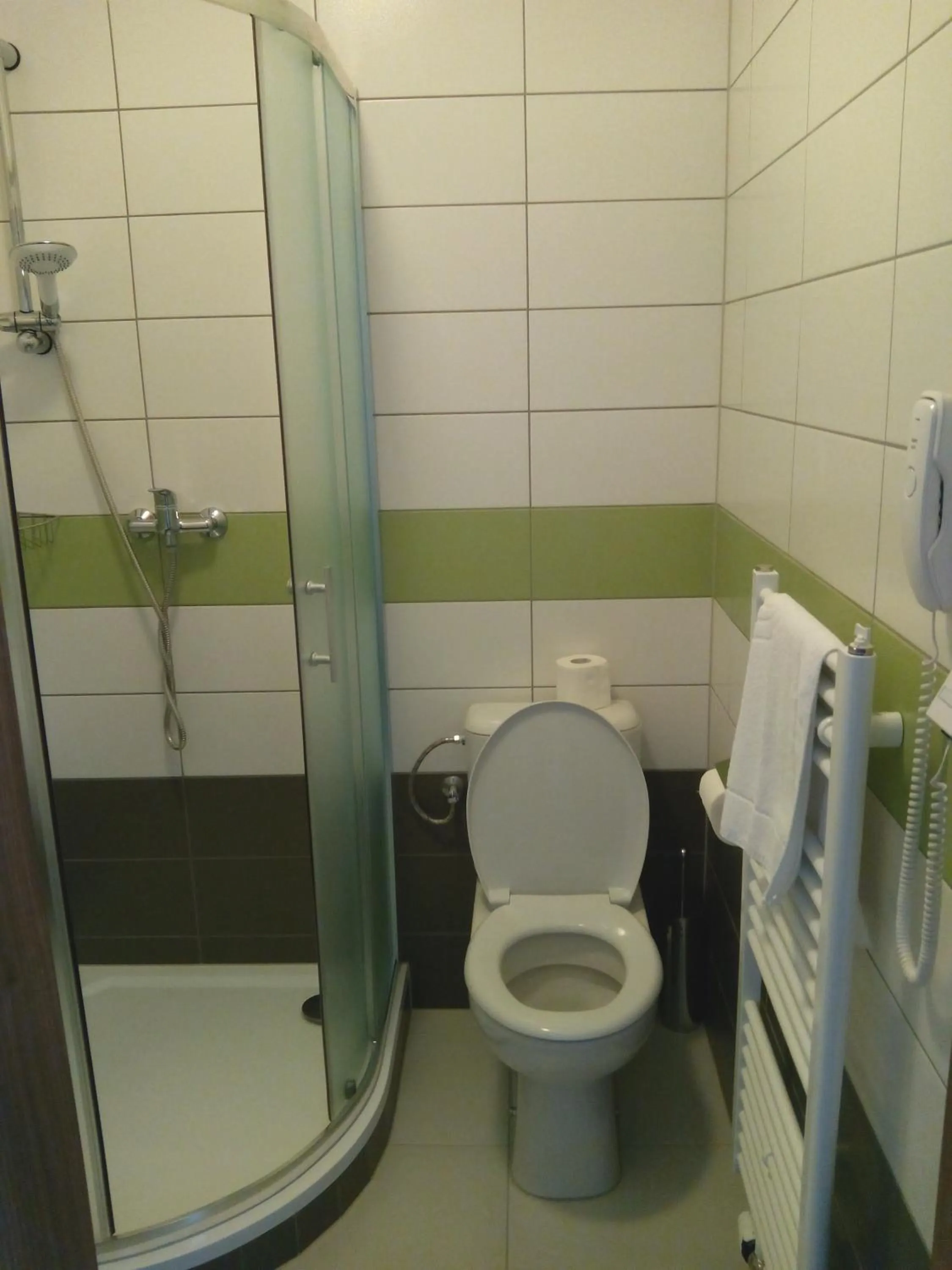 Shower in Hotel Arkáda