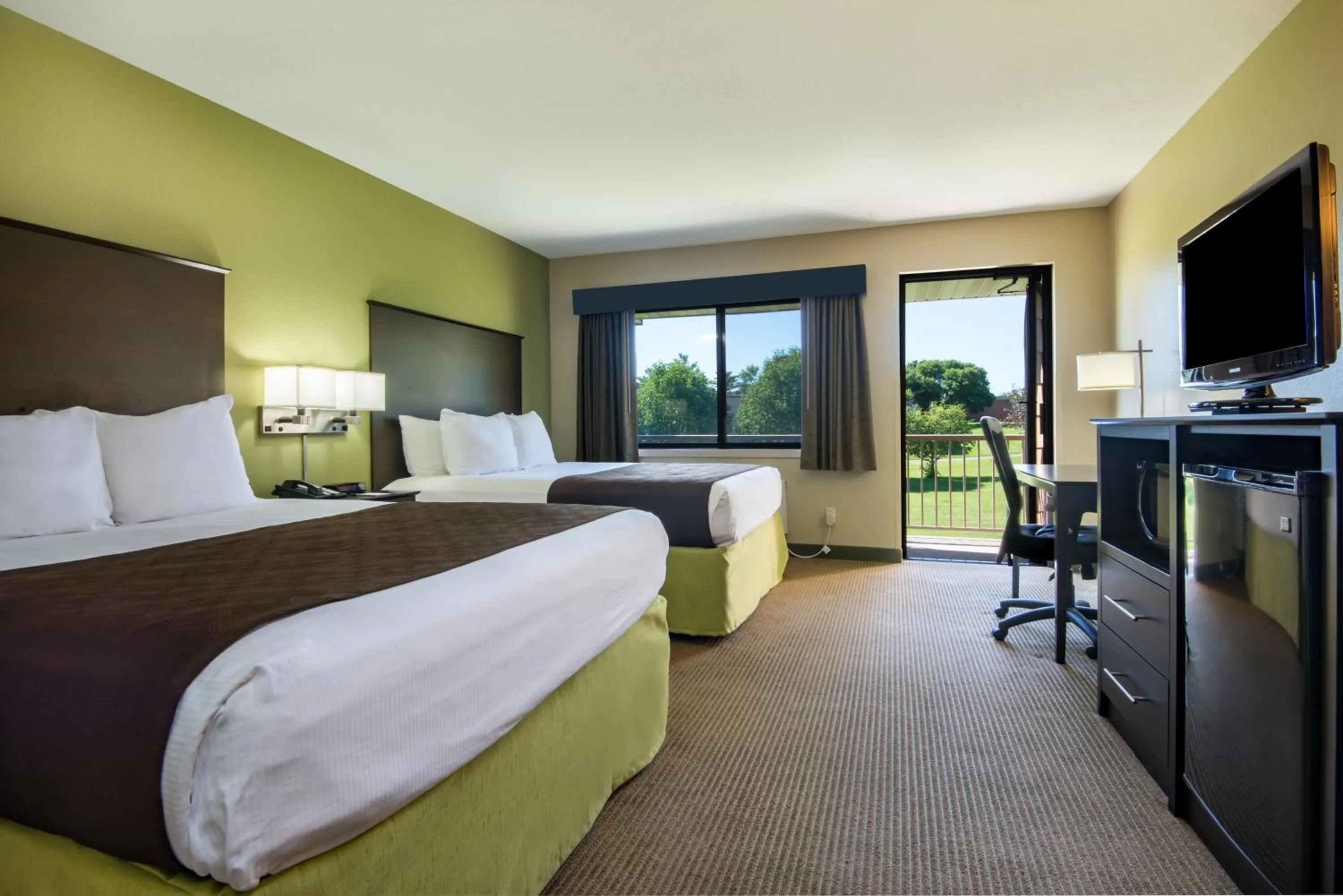 Photo of the whole room, Bed in AmericInn by Wyndham Okoboji