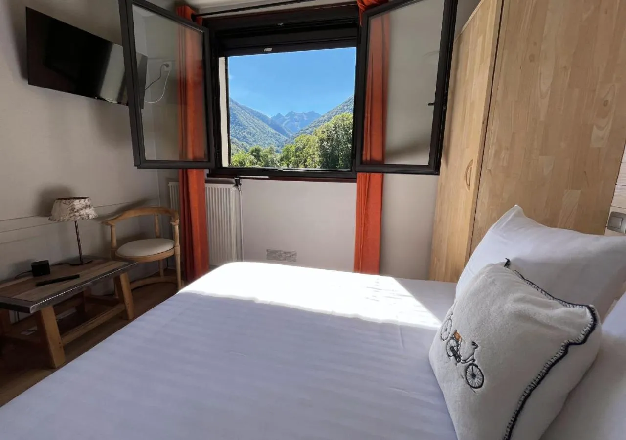 Mountain view, Bed in Hôtel La Rencluse