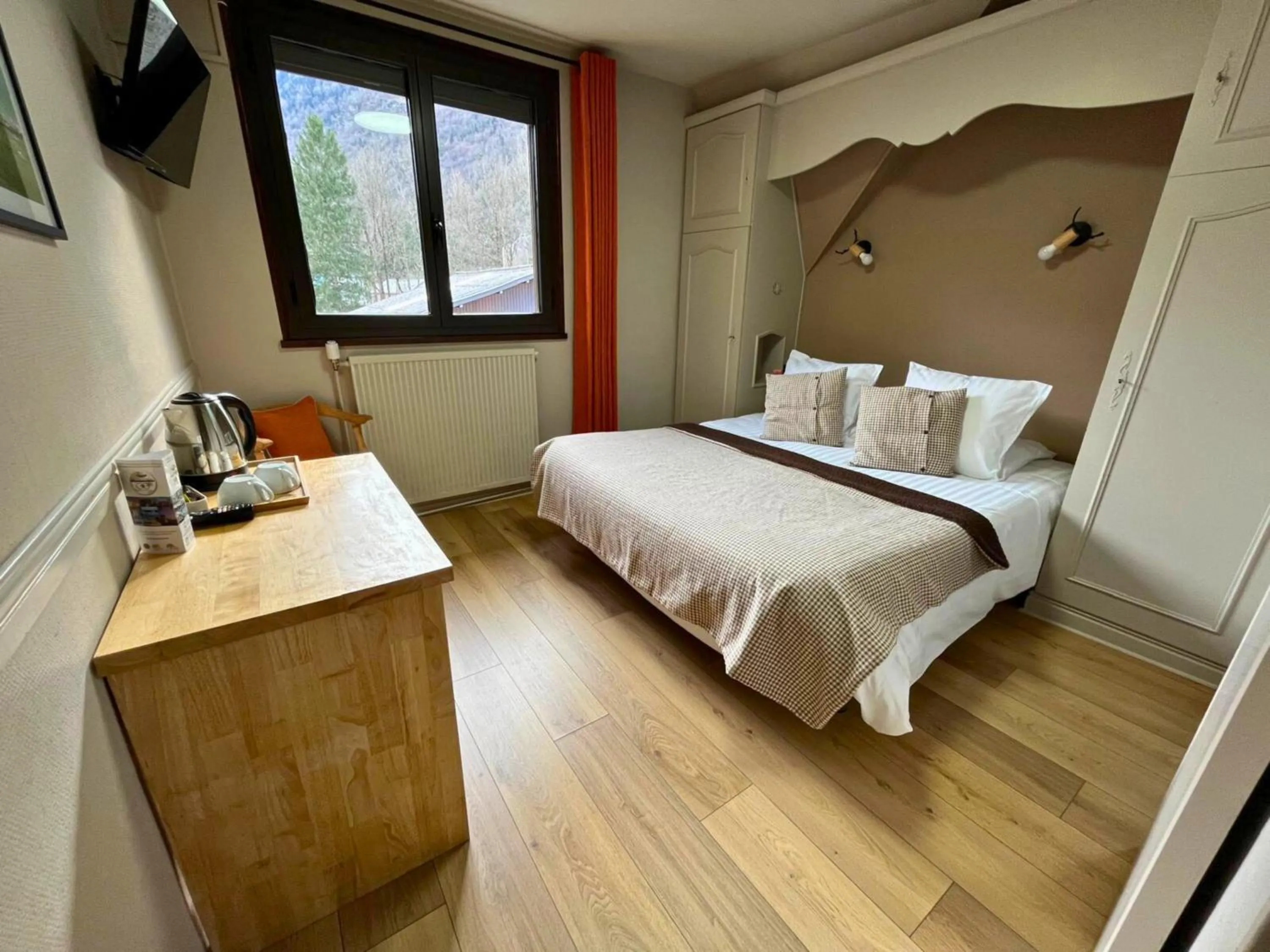 Bed in Hôtel La Rencluse