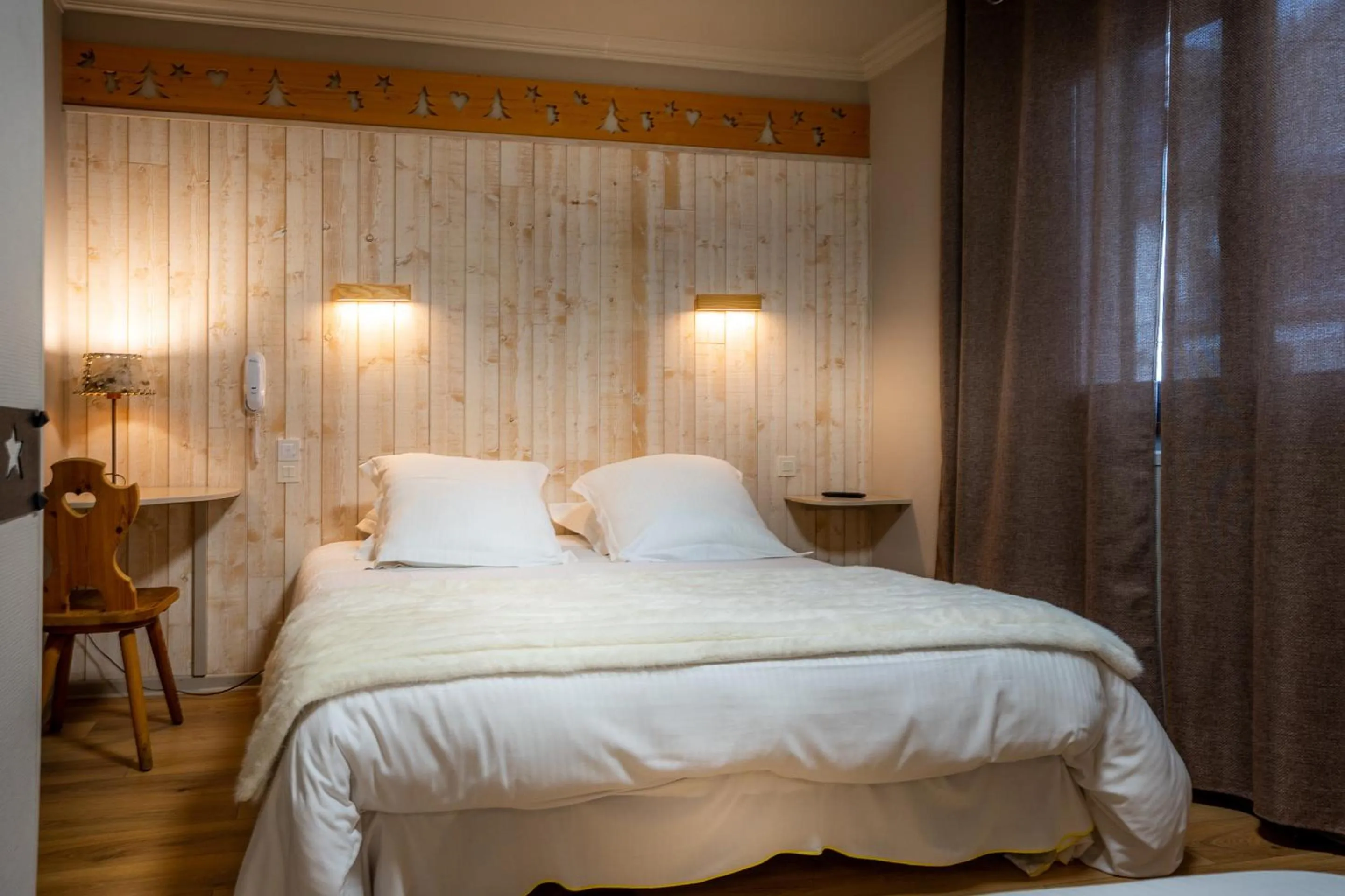 Bedroom, Bed in Hôtel La Rencluse