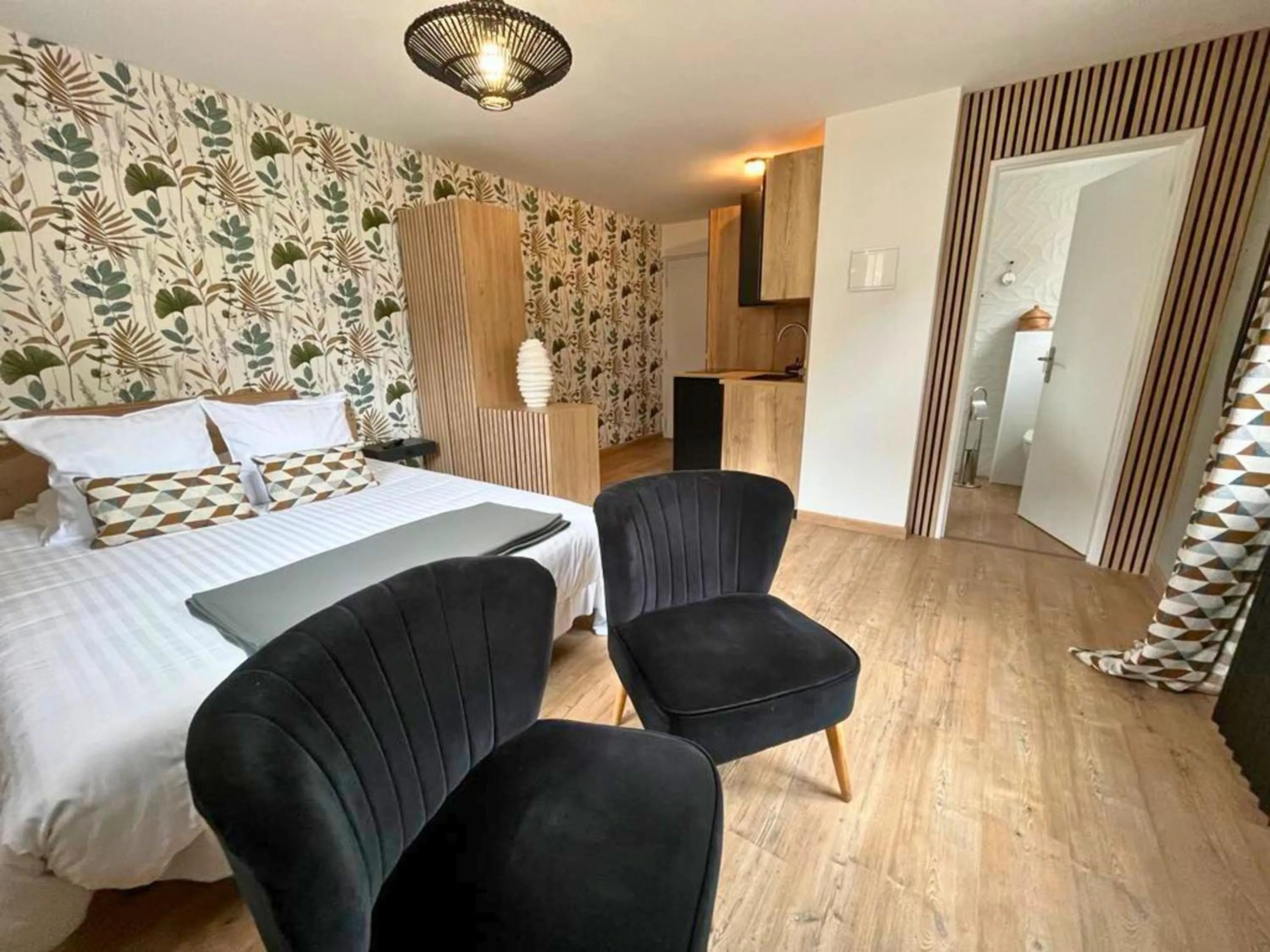 Photo of the whole room, Bed in Hôtel La Rencluse