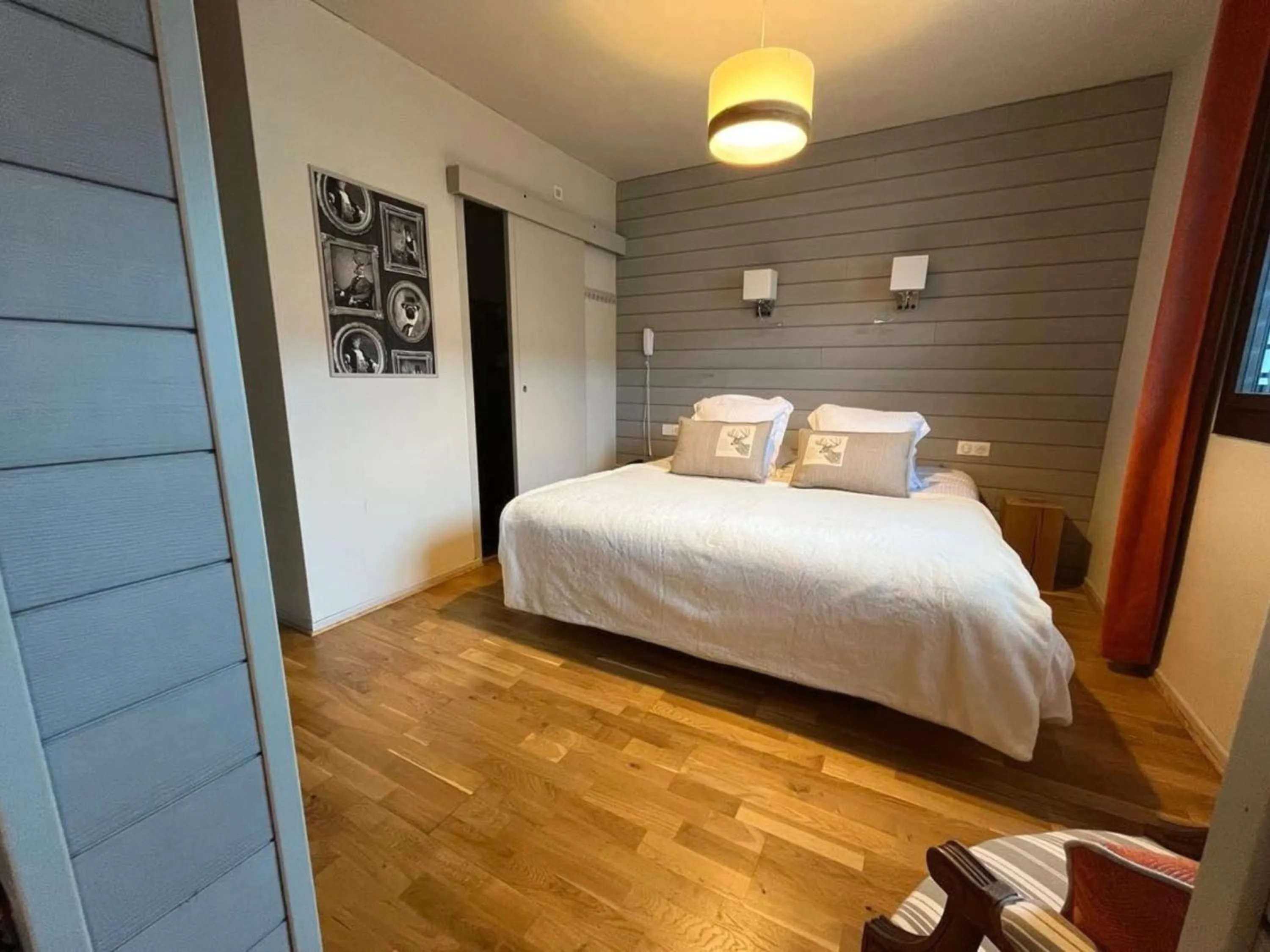 Bed in Hôtel La Rencluse