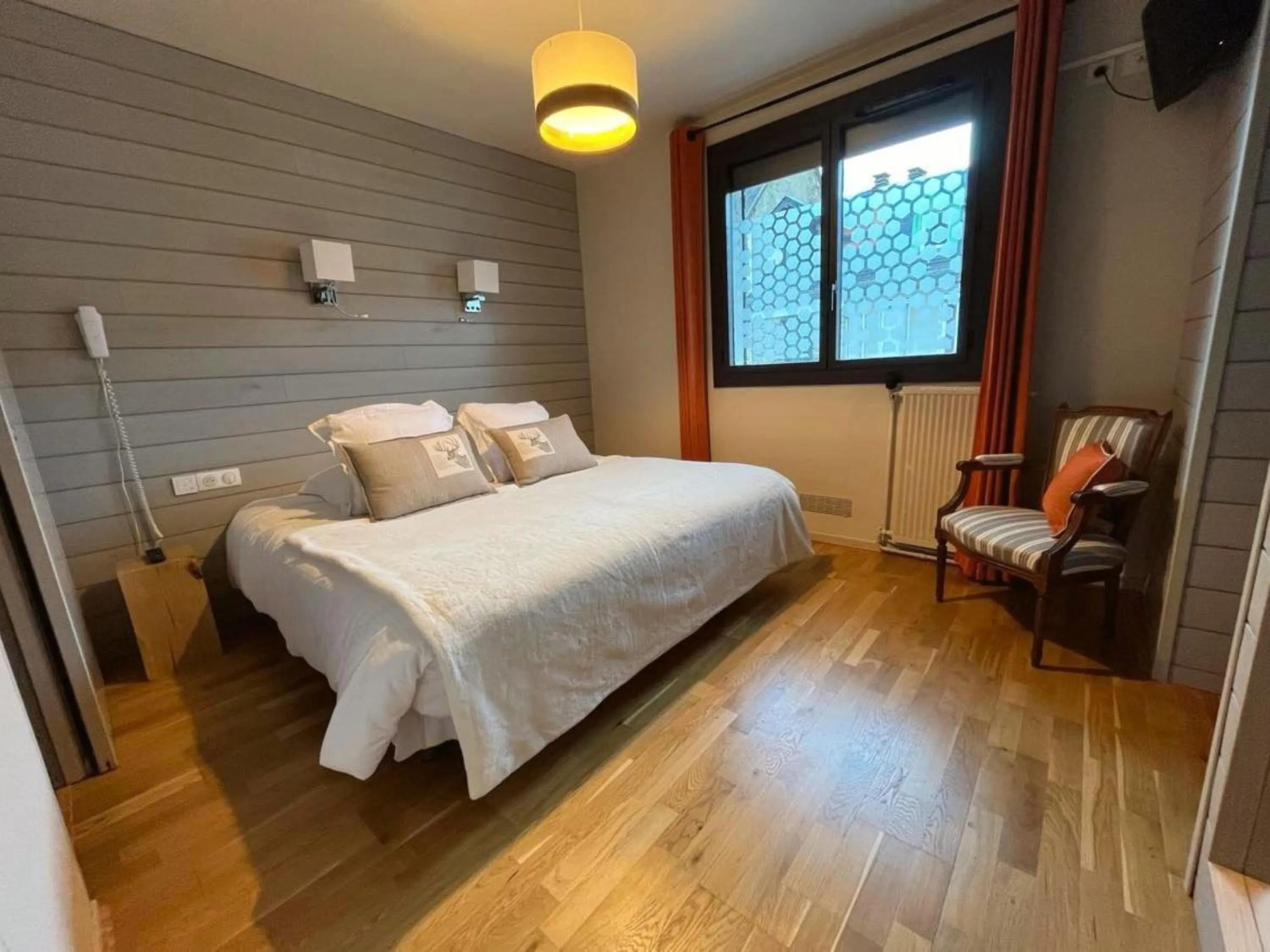 Bed in Hôtel La Rencluse