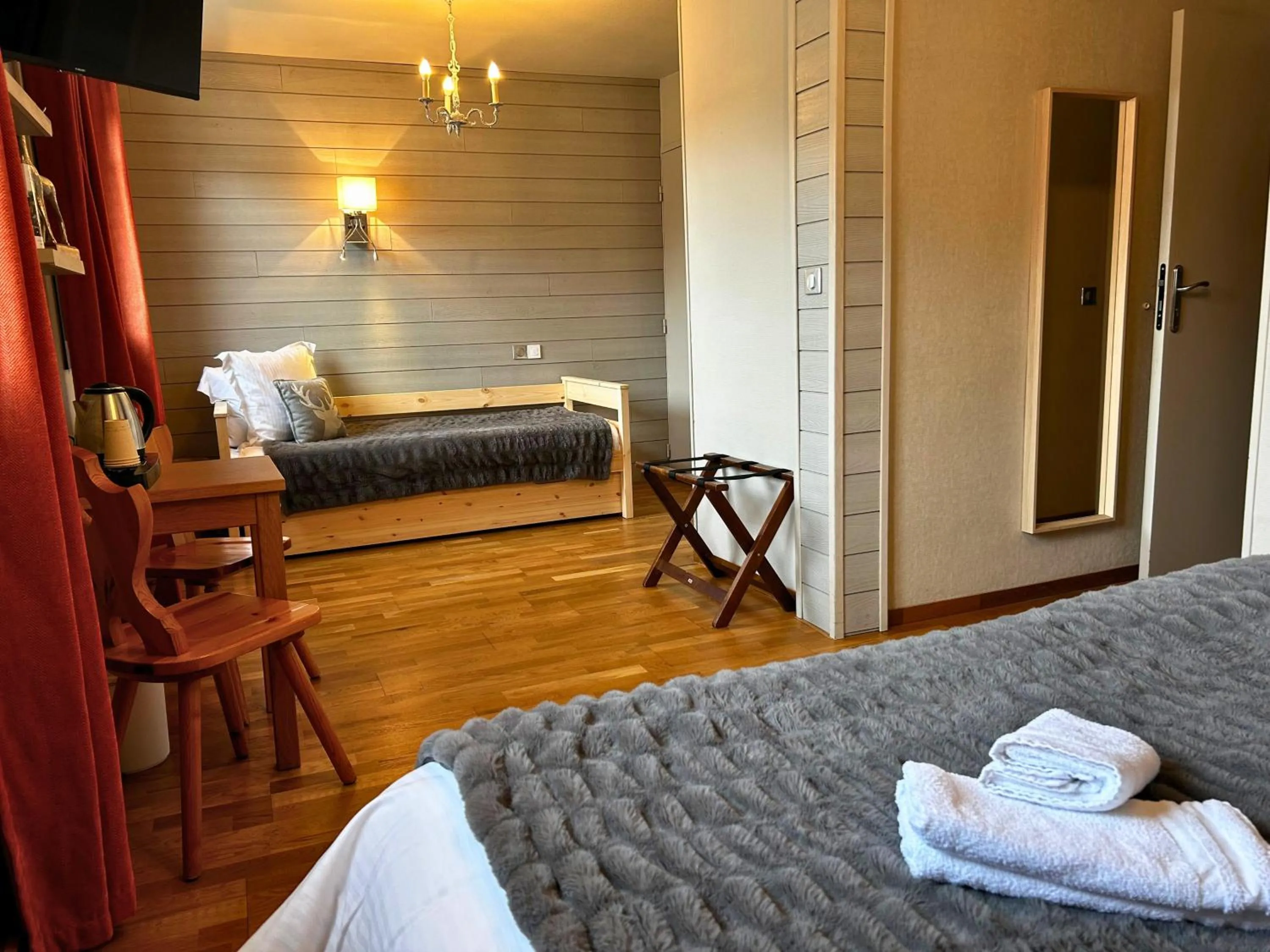 Photo of the whole room, Bed in Hôtel La Rencluse