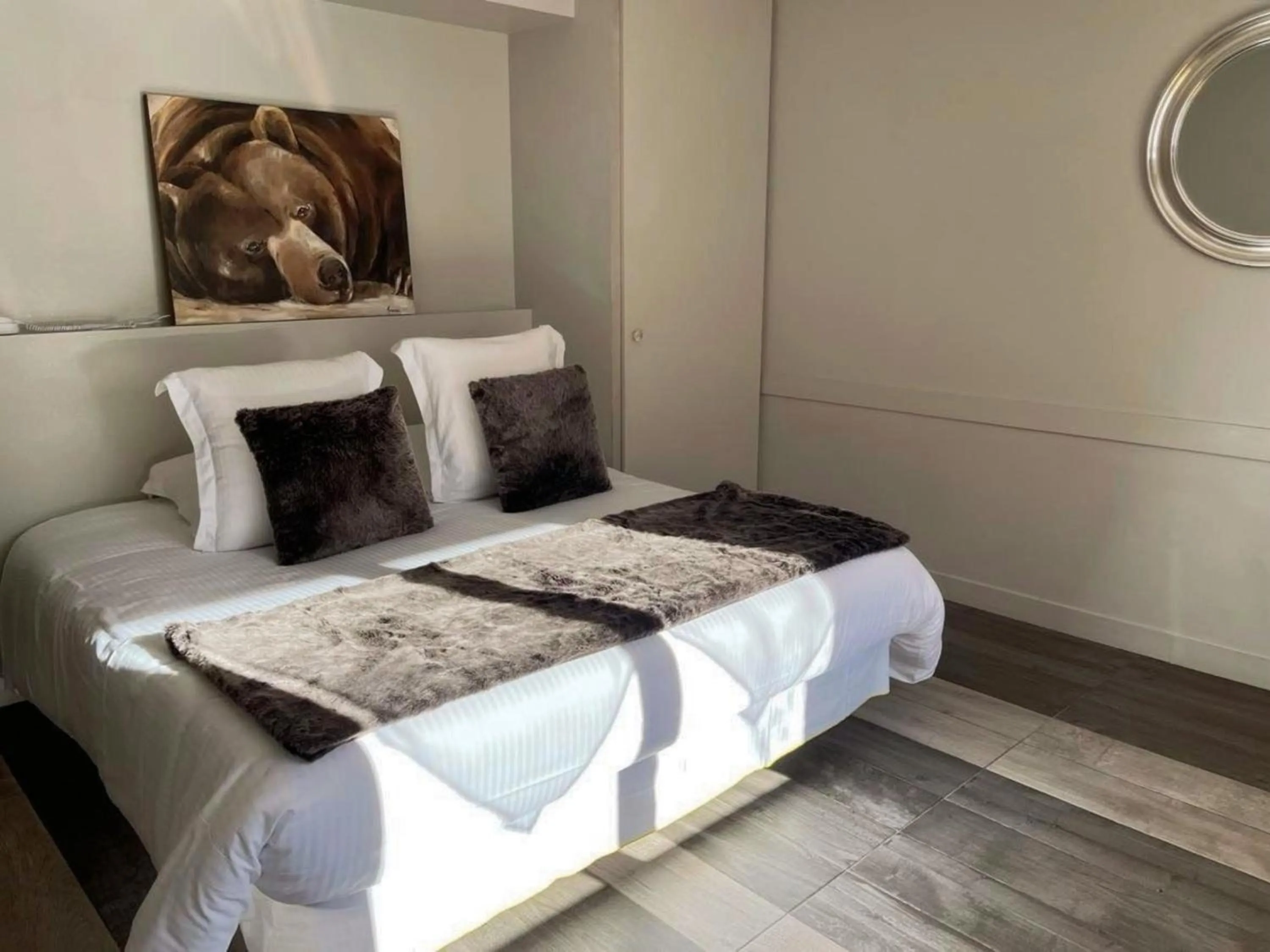 Photo of the whole room, Bed in Hôtel La Rencluse