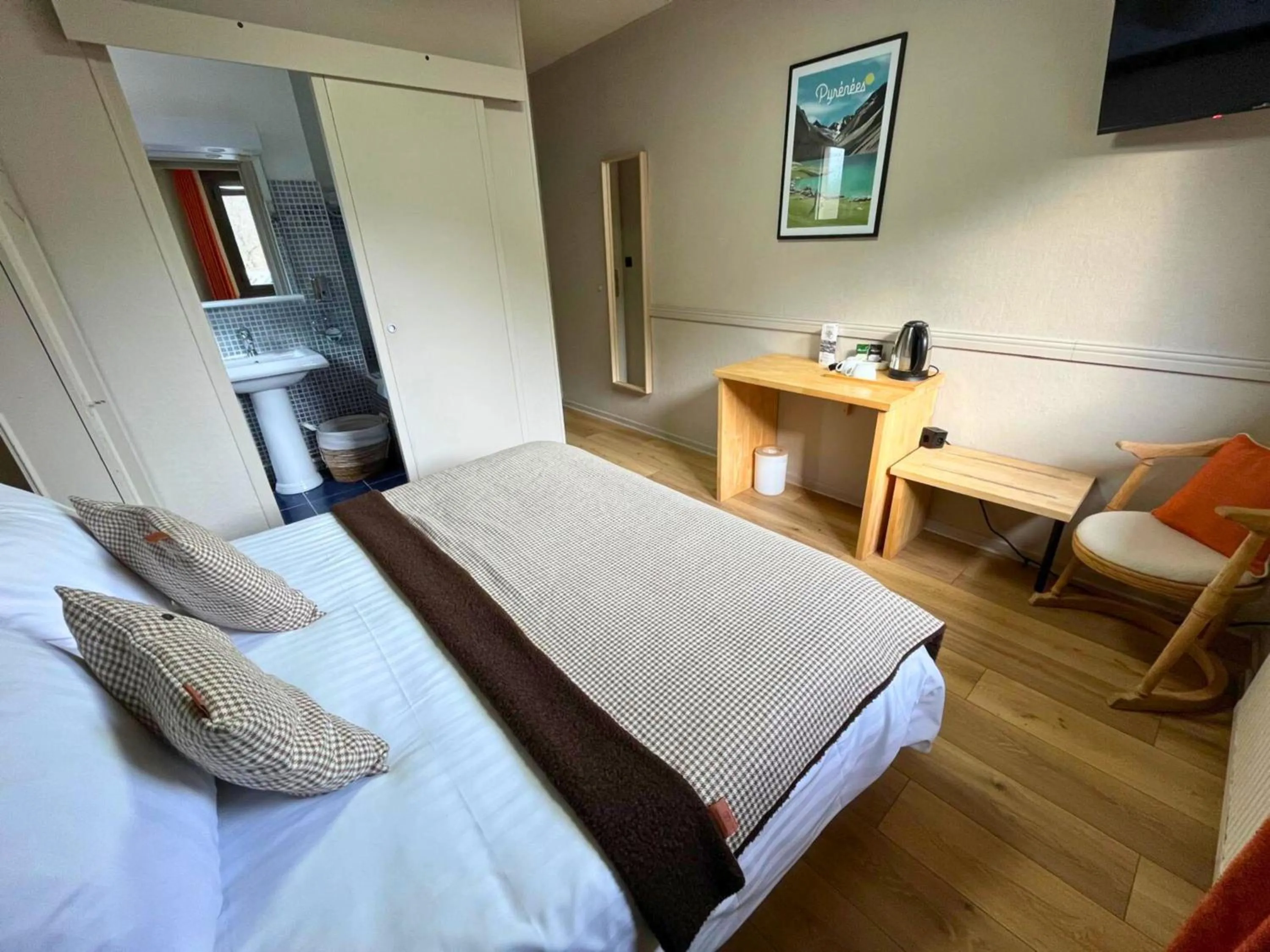 Bed in Hôtel La Rencluse