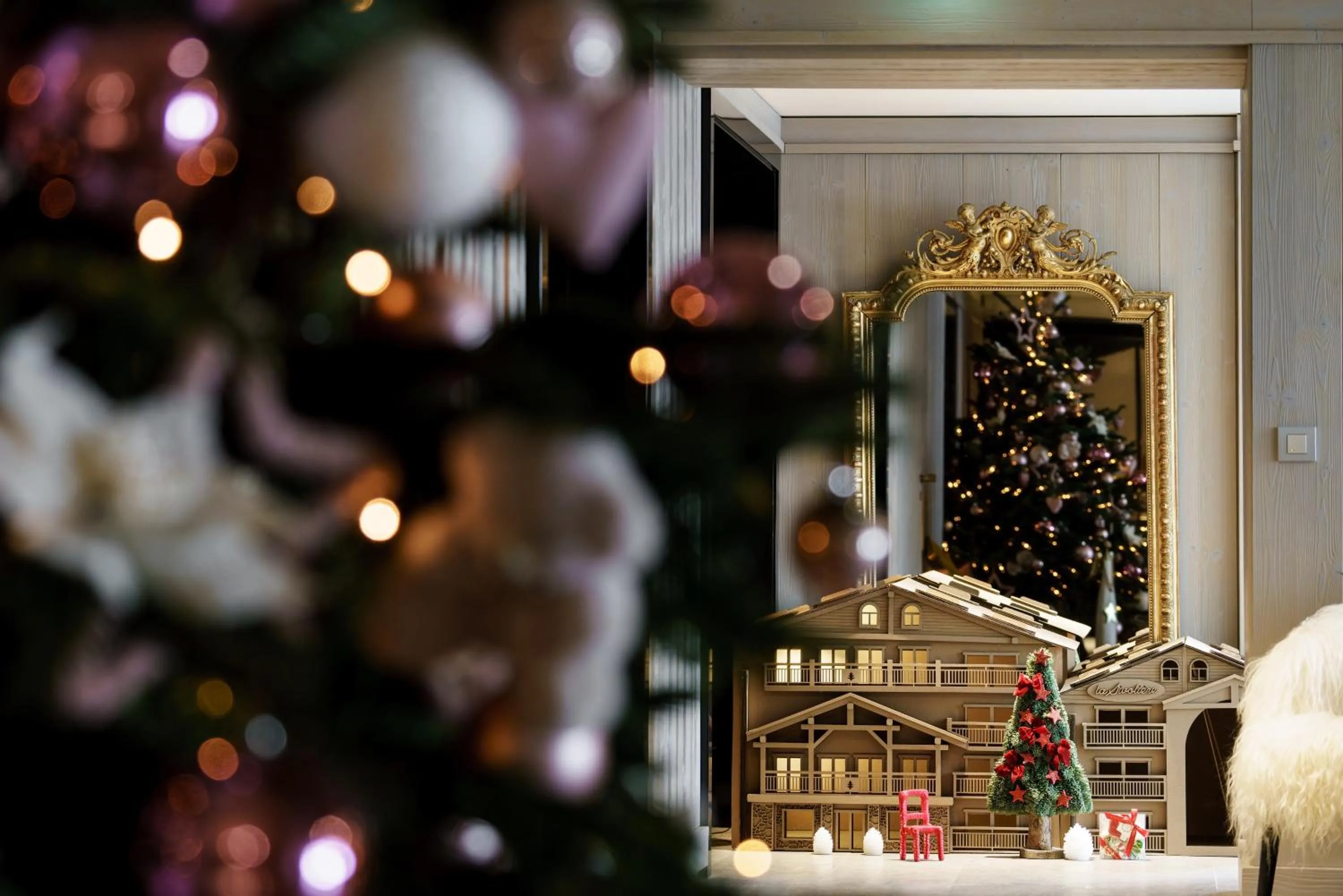 Decorative detail in Hôtel La Sivolière