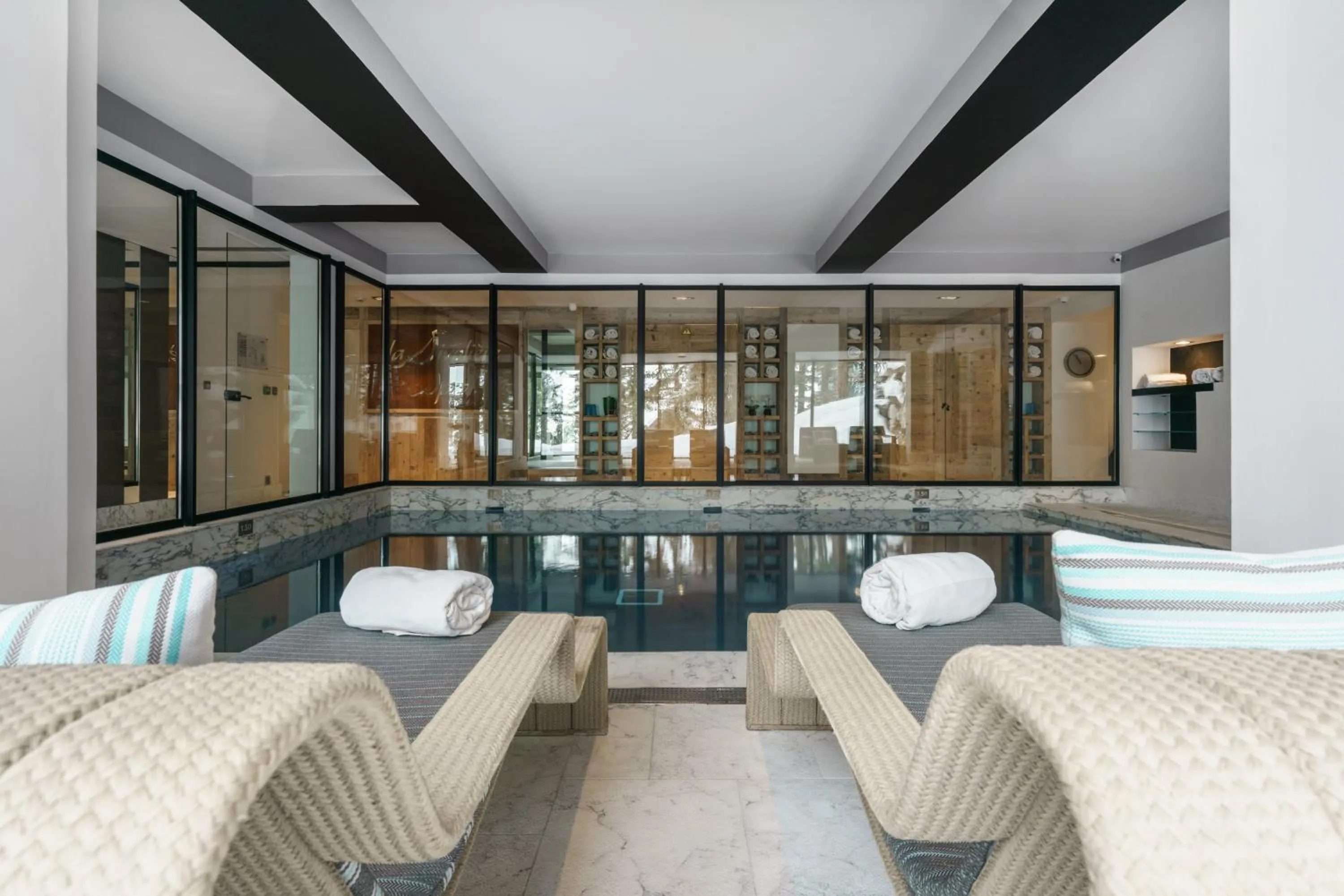 Swimming pool in Hôtel La Sivolière