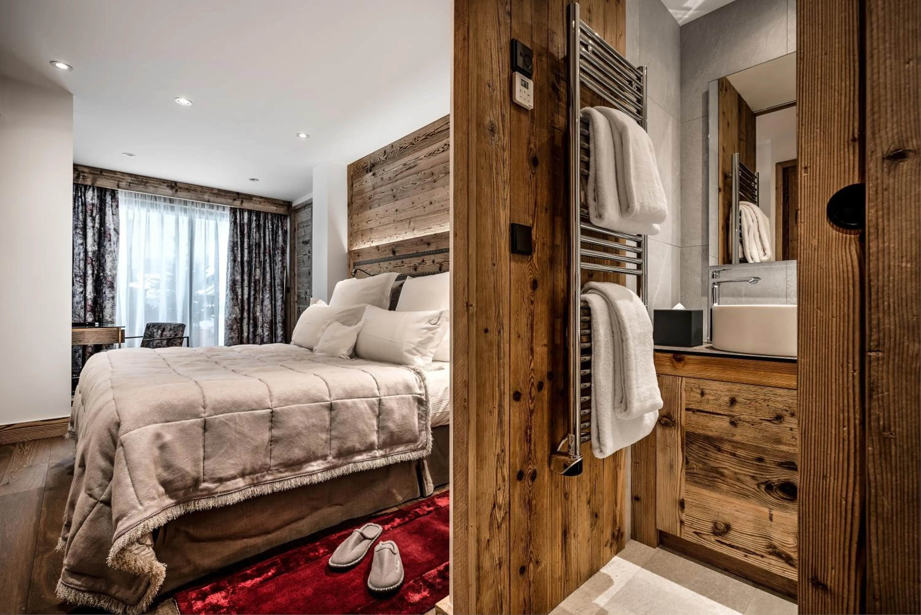 Bathroom, Bed in Hôtel La Sivolière