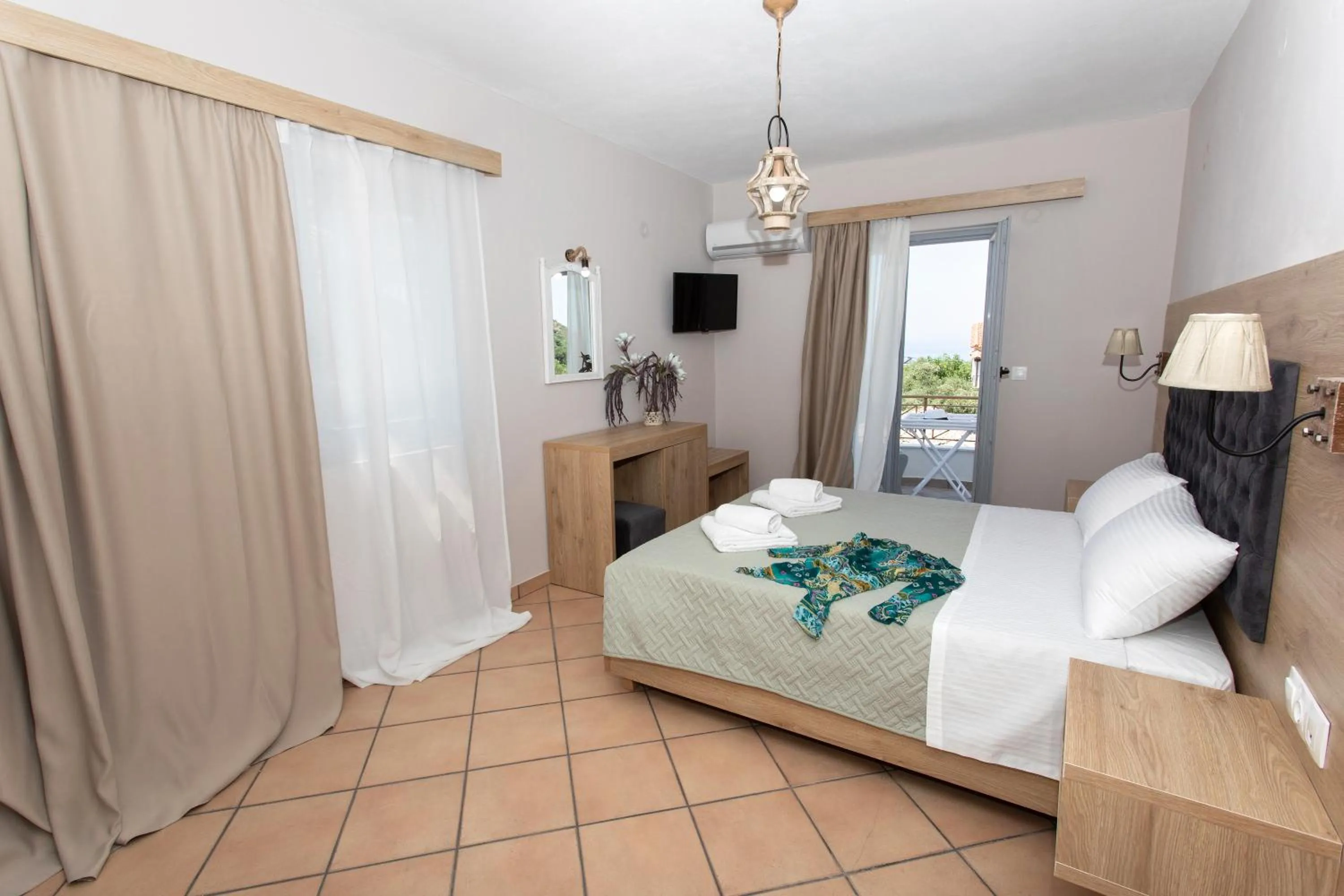 Bed in Caretta - Caretta Hotel