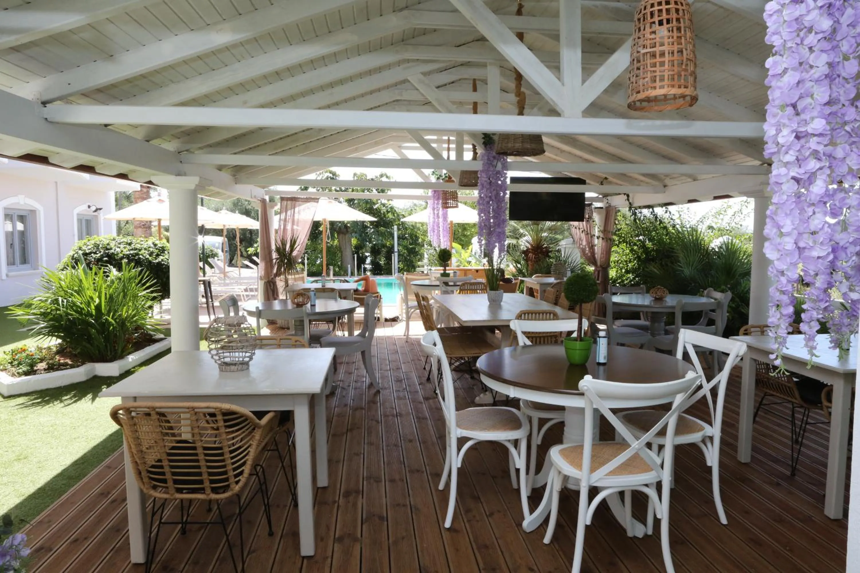 Restaurant/places to eat in Caretta - Caretta Hotel