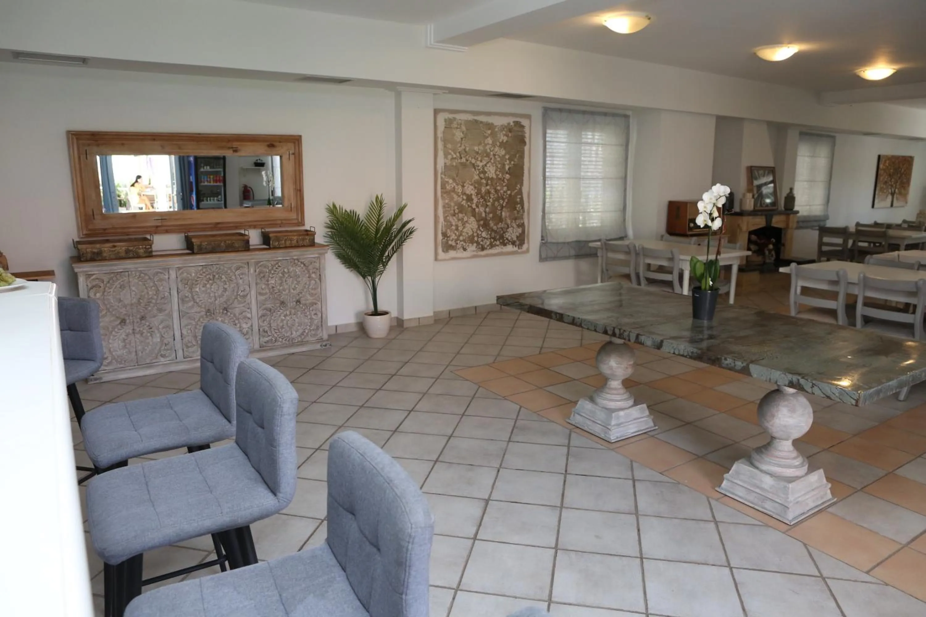 Restaurant/places to eat in Caretta - Caretta Hotel