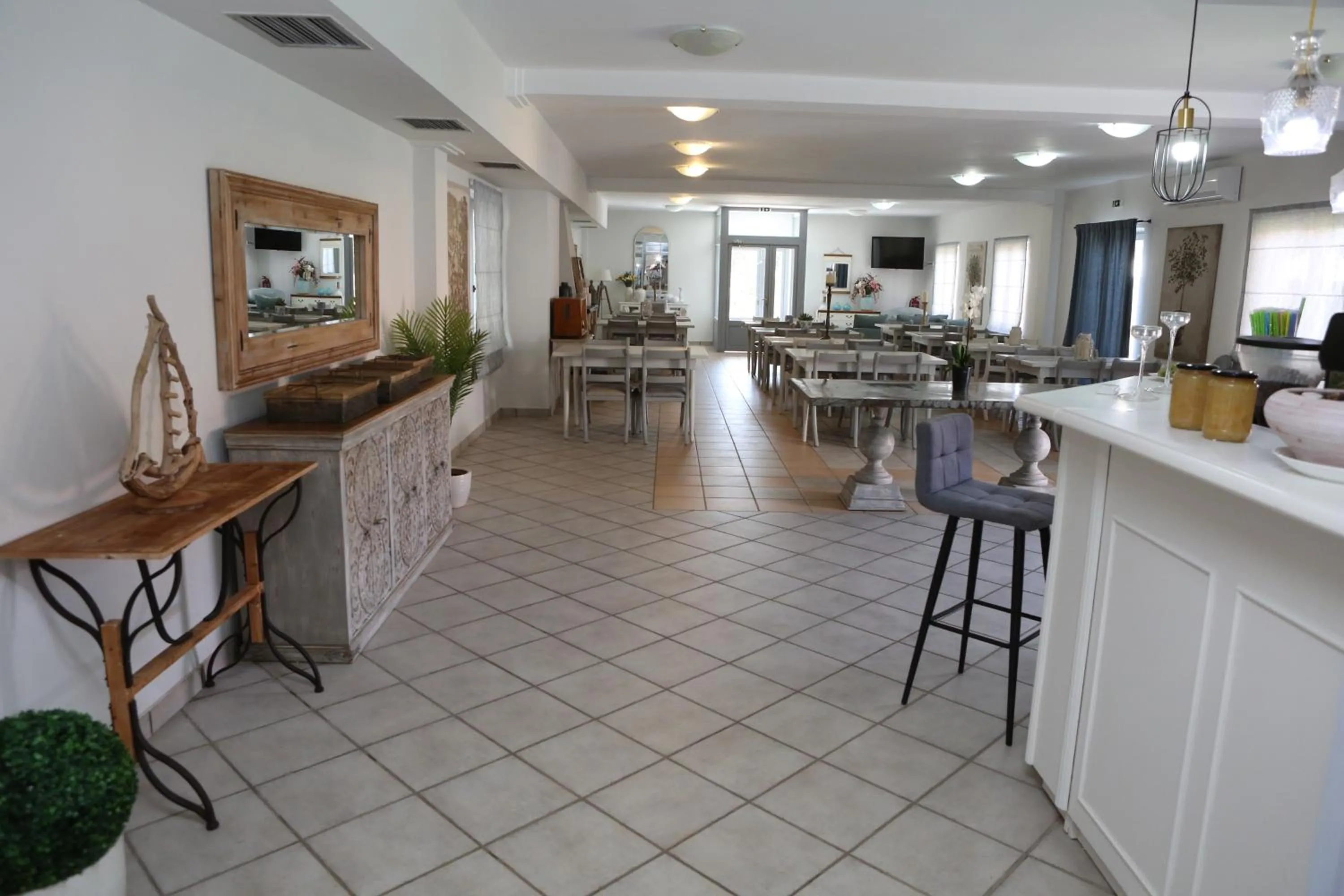 Restaurant/places to eat in Caretta - Caretta Hotel