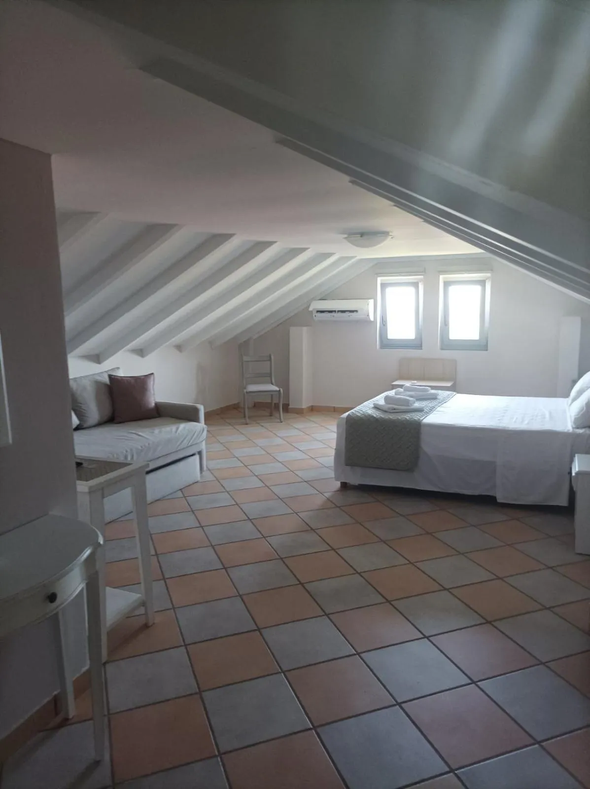 Photo of the whole room, Bed in Caretta - Caretta Hotel