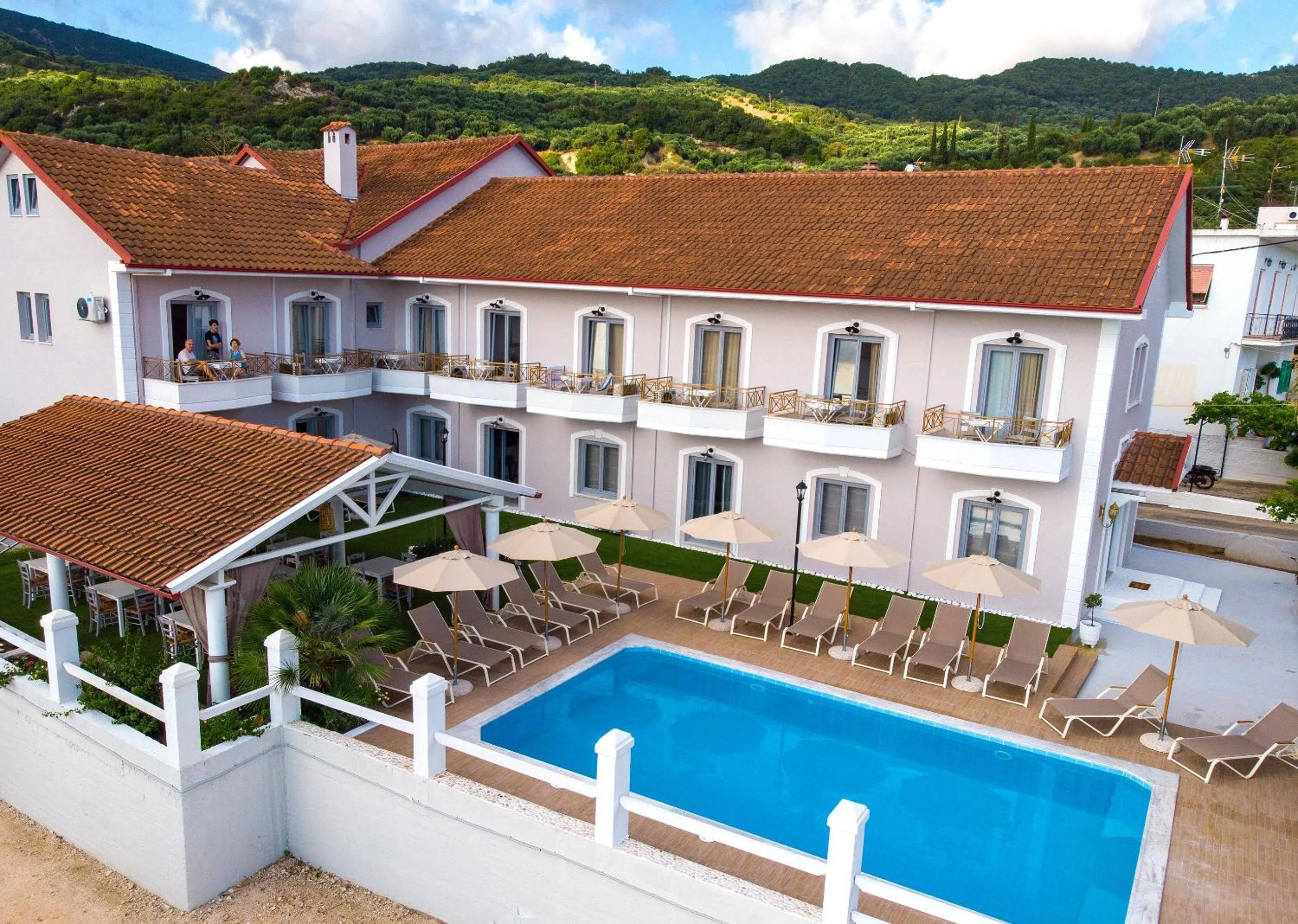 Property building in Caretta - Caretta Hotel