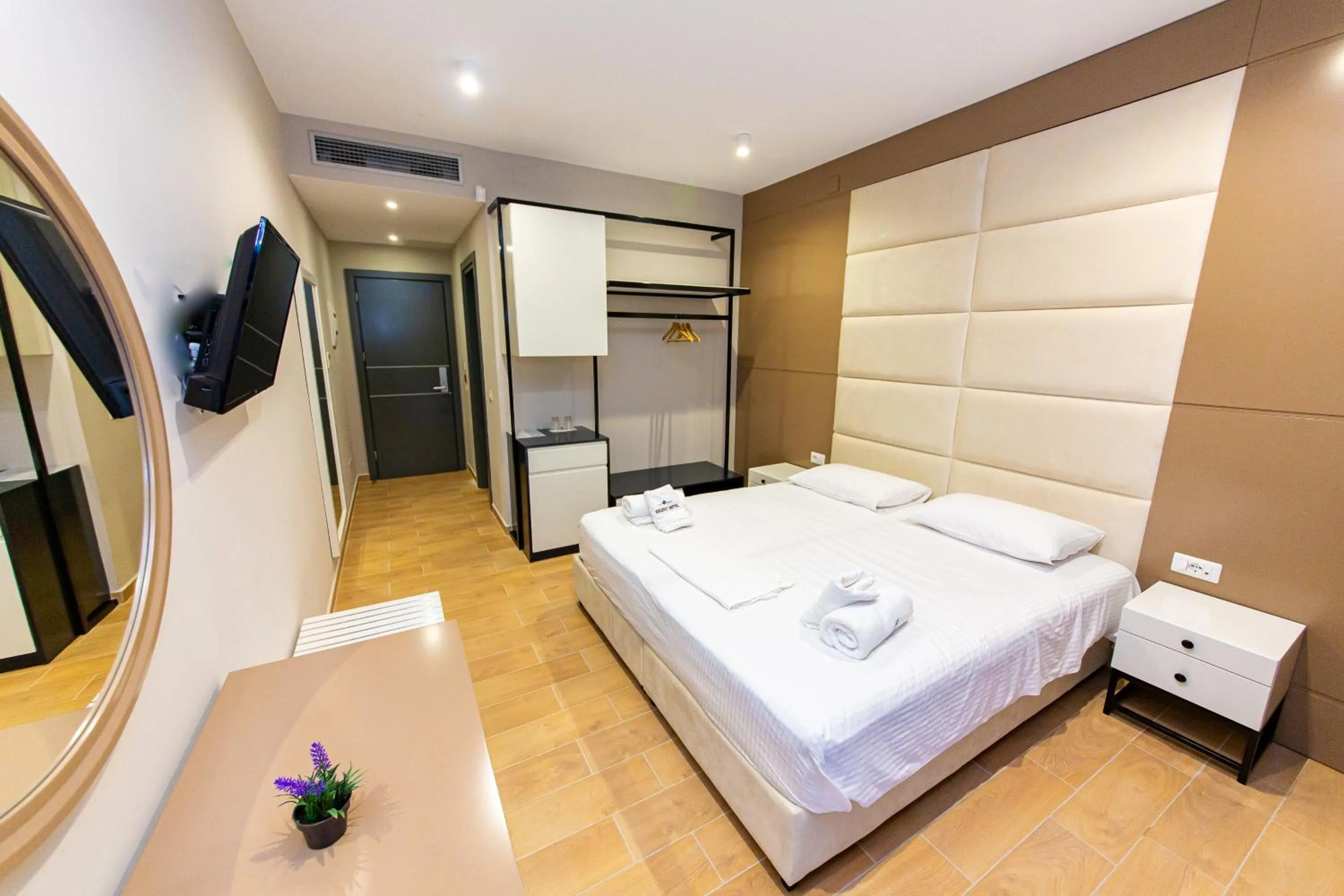 Photo of the whole room, Bed in Delight Hotel