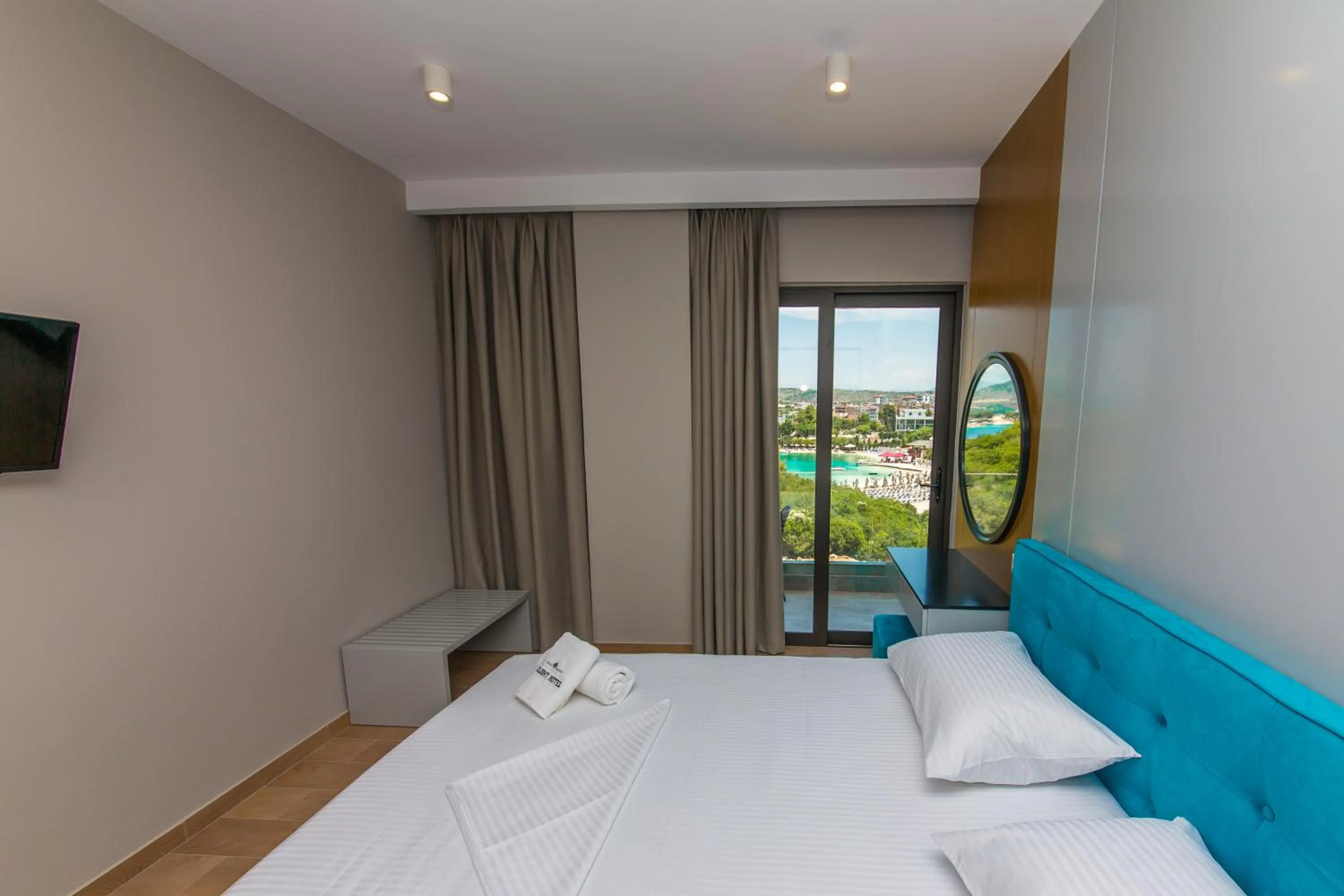 Restaurant/places to eat, Bed in Delight Hotel