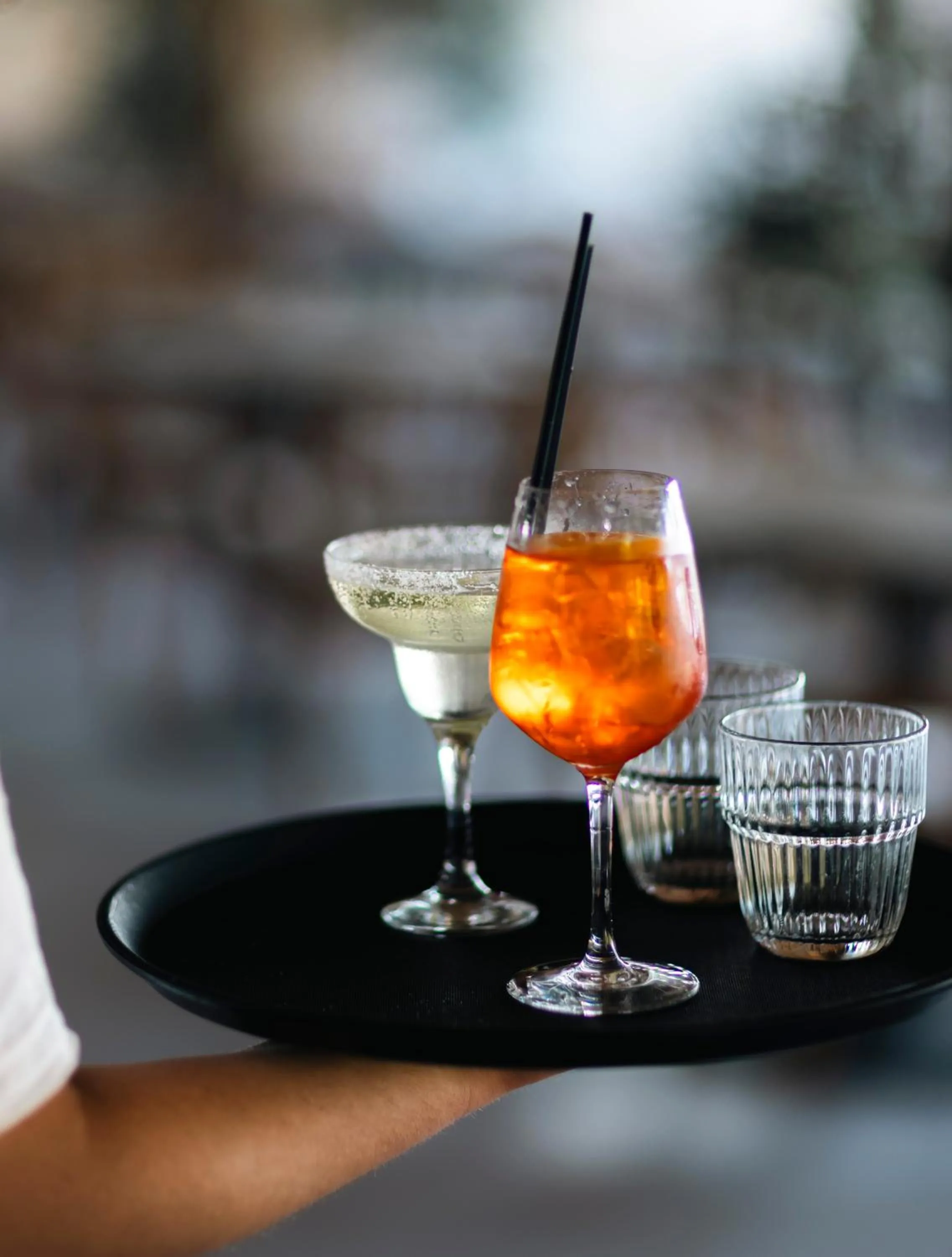 Restaurant/places to eat in Delight Hotel