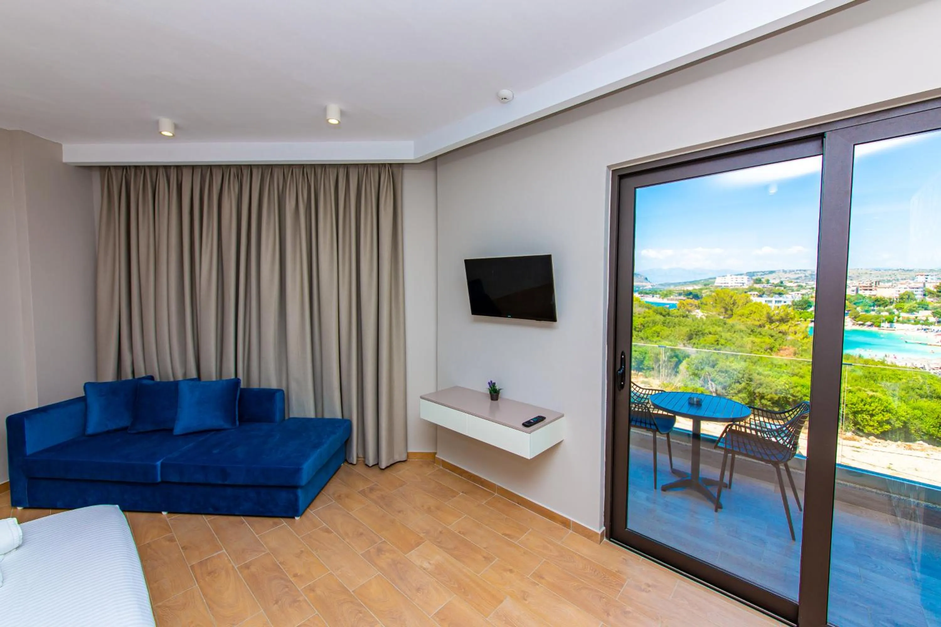 TV and multimedia in Delight Hotel