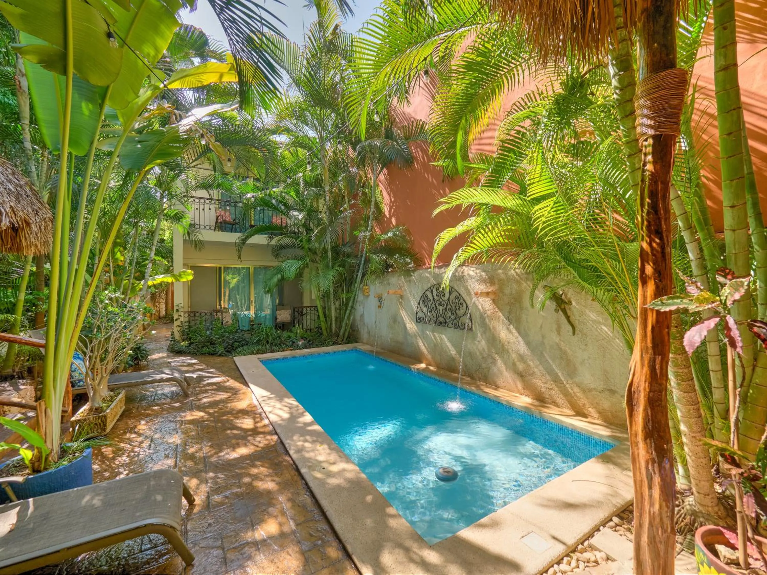 Swimming pool in Casa Del Maya Bed & Breakfast